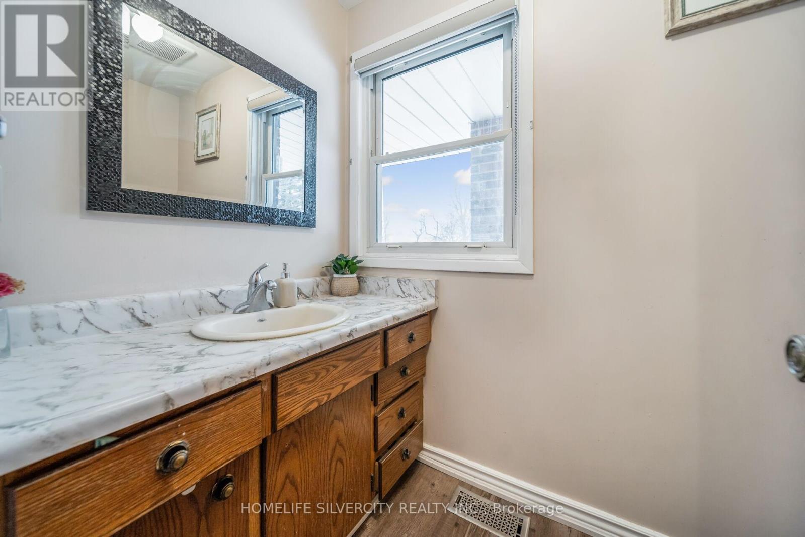 19771 Mountainview Road, Caledon, Ontario  L7K 2G7 - Photo 17 - W12645234