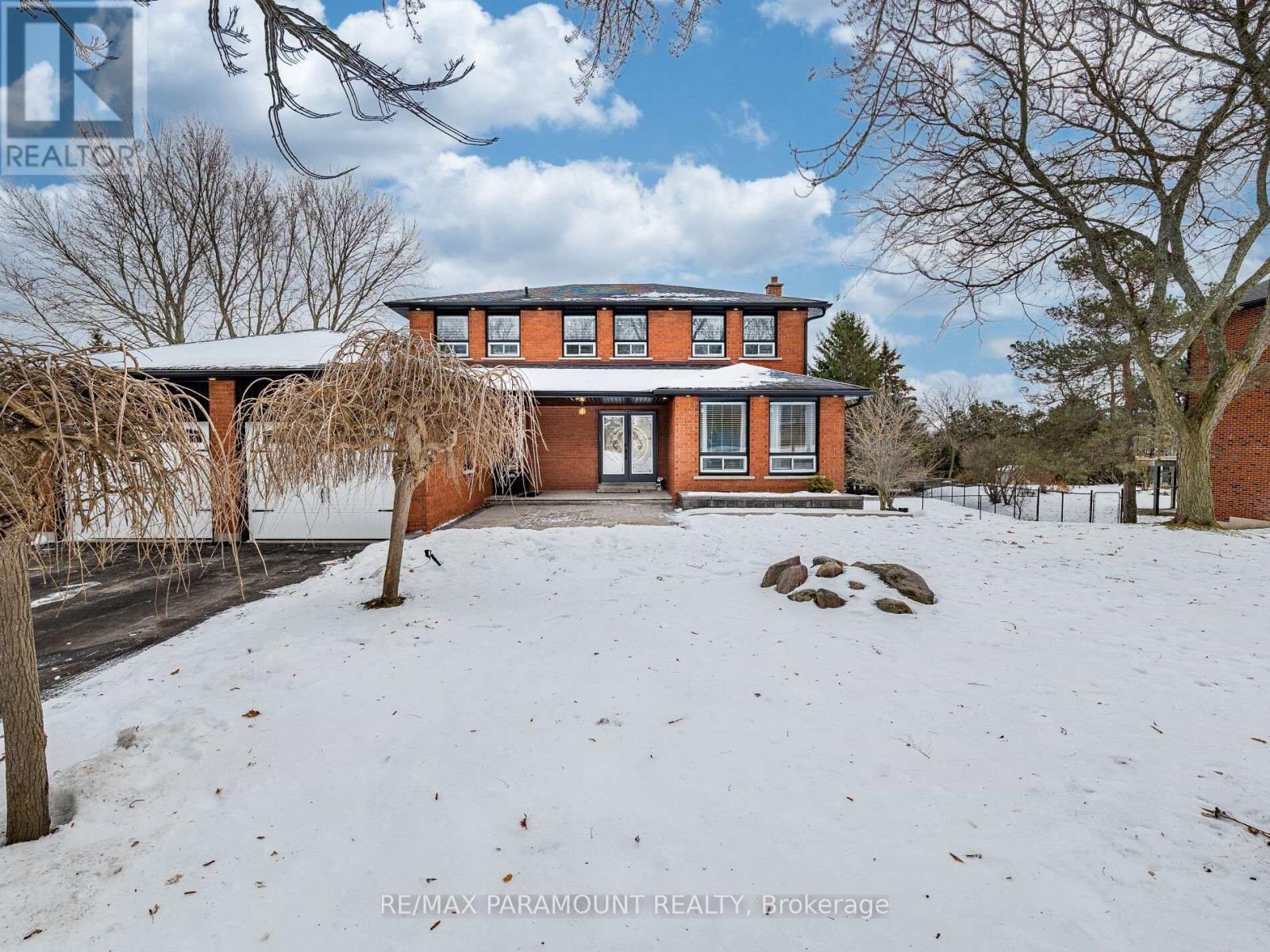 49 Marilyn Street, Caledon, Ontario  L7C 1H5 - Photo 2 - W12634464