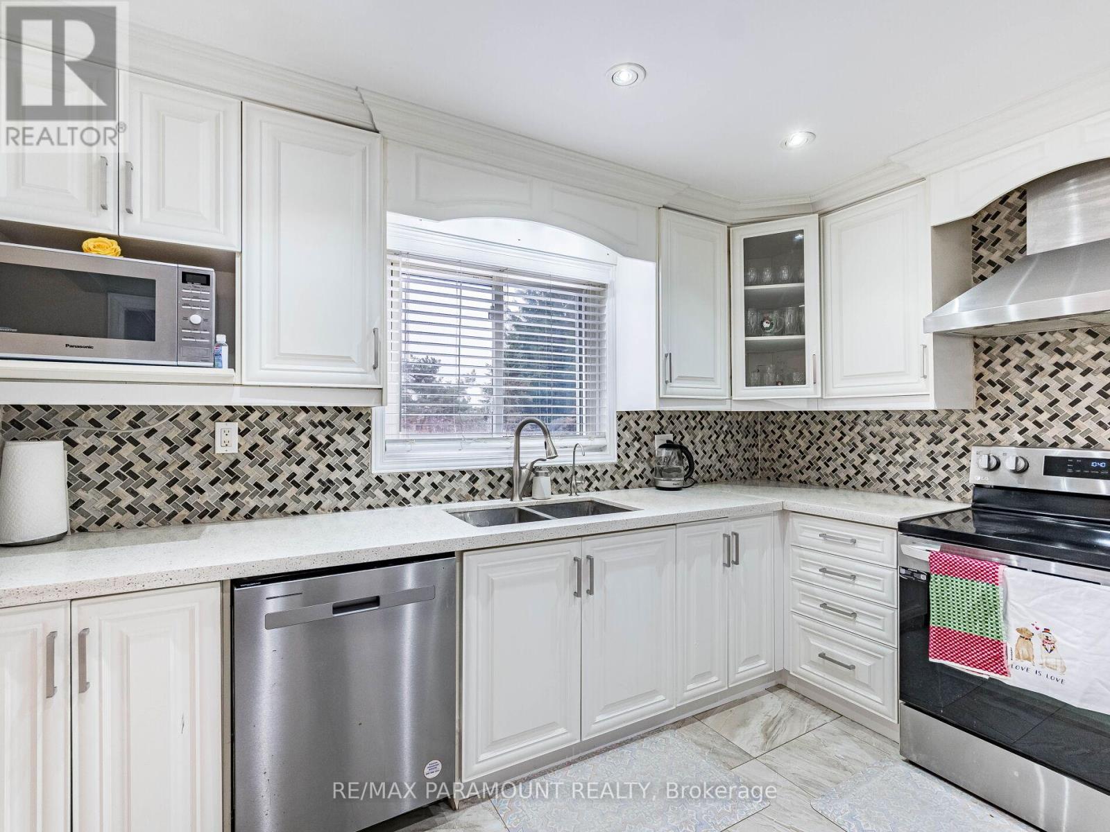 49 Marilyn Street, Caledon, Ontario  L7C 1H5 - Photo 23 - W12634464