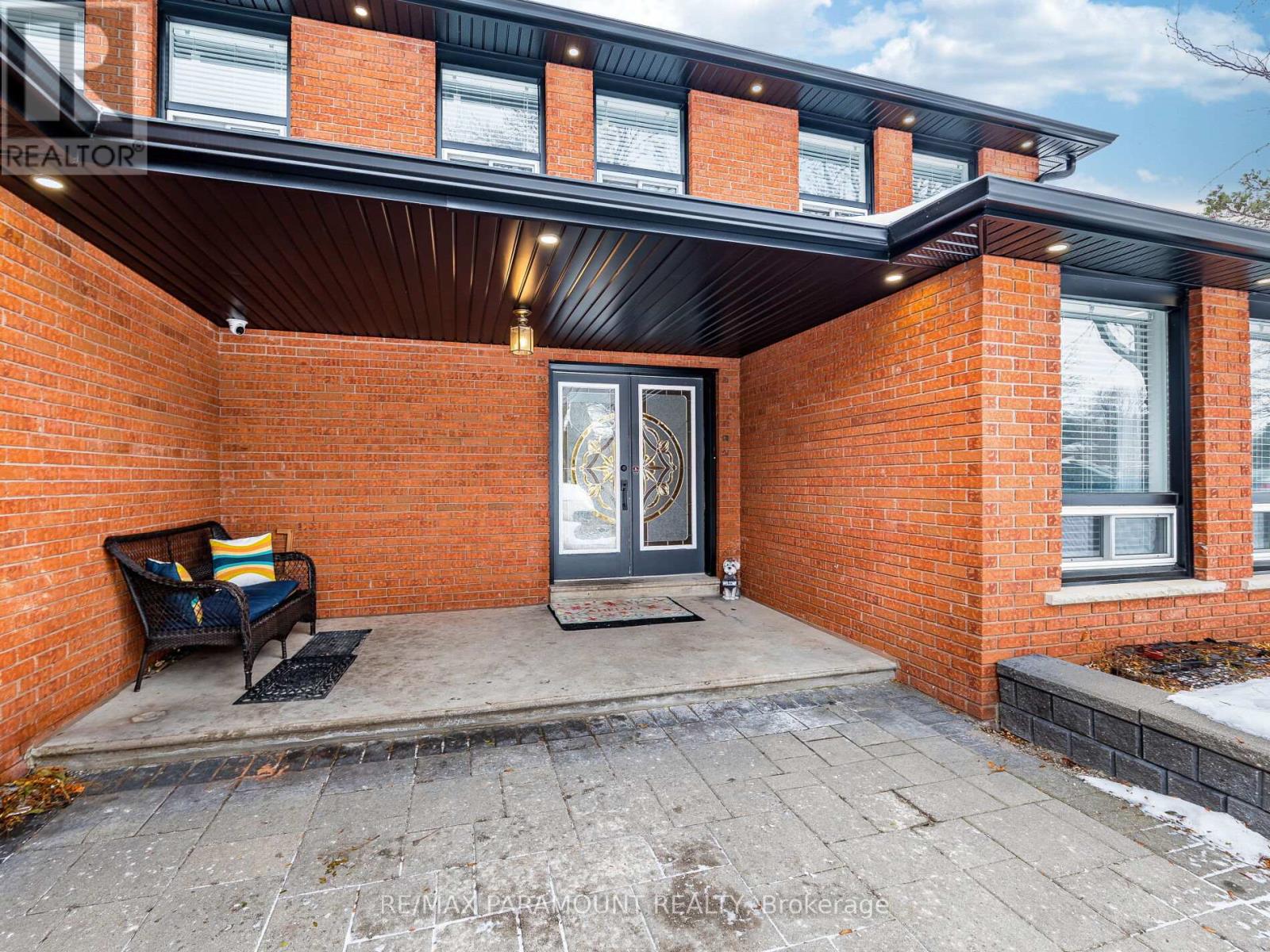 49 Marilyn Street, Caledon, Ontario  L7C 1H5 - Photo 4 - W12634464