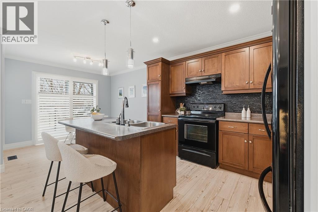 172 Porchlight Drive, Elmira, Ontario  N3B 0A3 - Photo 2 - 40794383