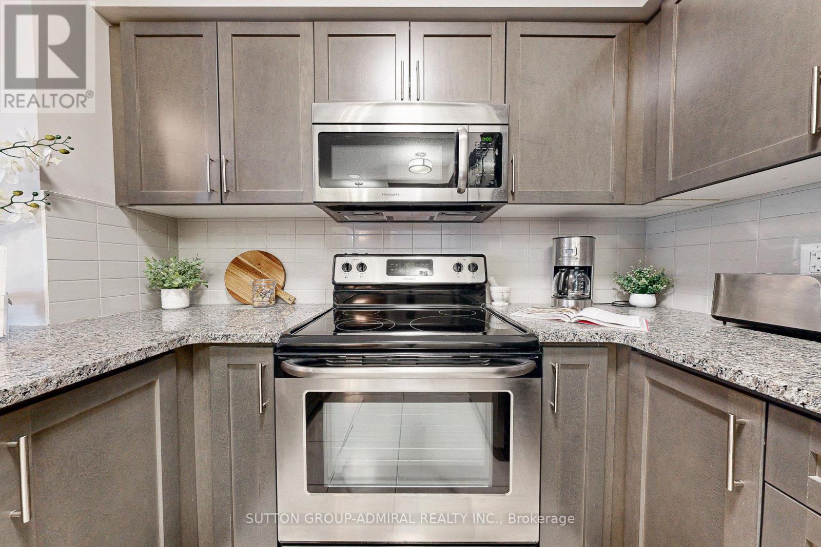 1016 - 9255 Jane Street, Vaughan, Ontario  L6A 0K1 - Photo 10 - N12526210