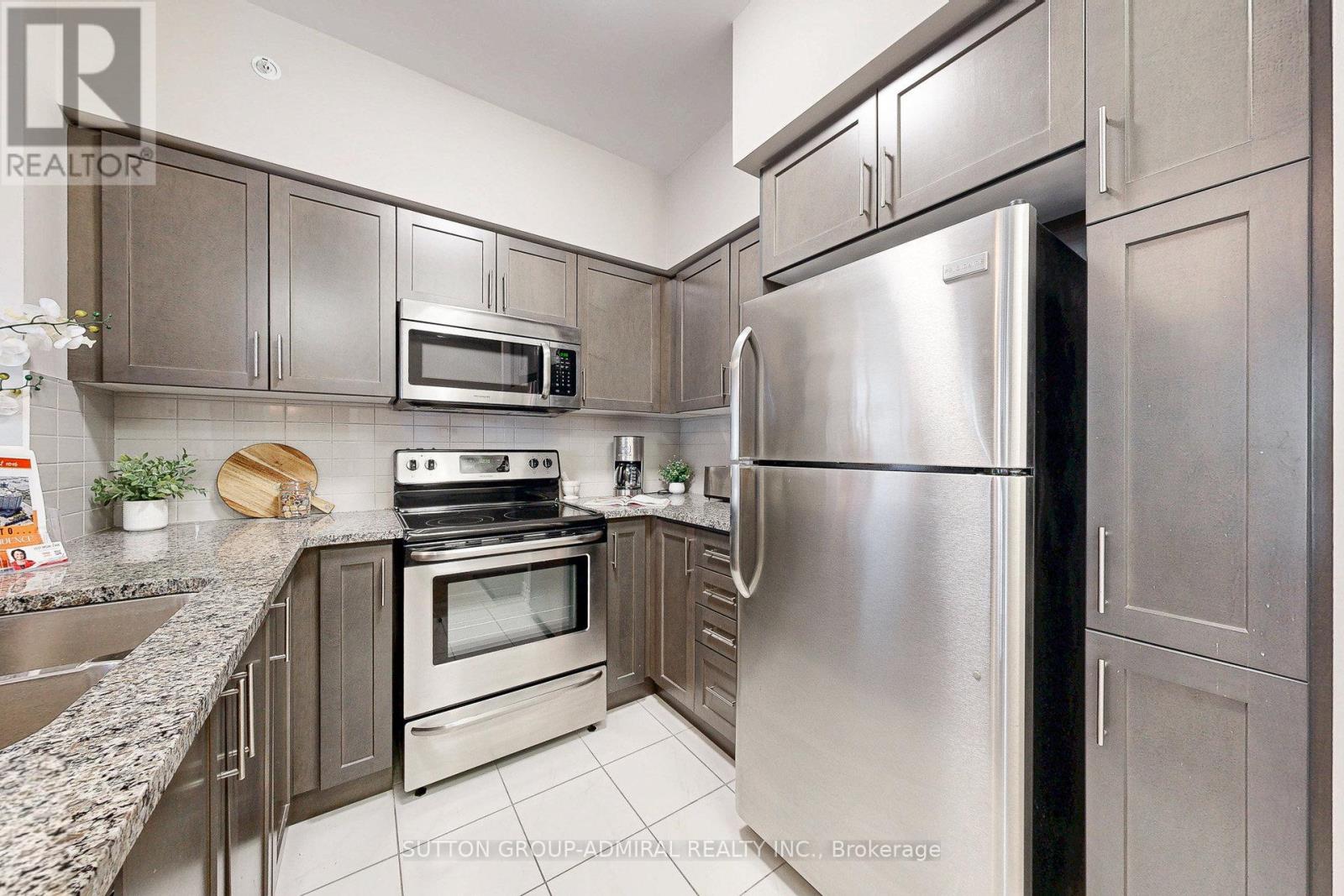 1016 - 9255 Jane Street, Vaughan, Ontario  L6A 0K1 - Photo 11 - N12526210