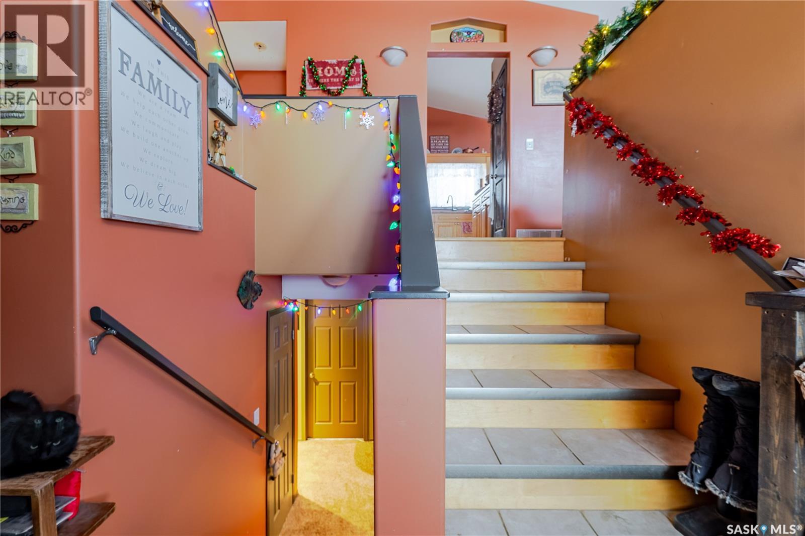 294 Wellington Drive, Moose Jaw, Saskatchewan  S6K 1A4 - Photo 5 - SK025775