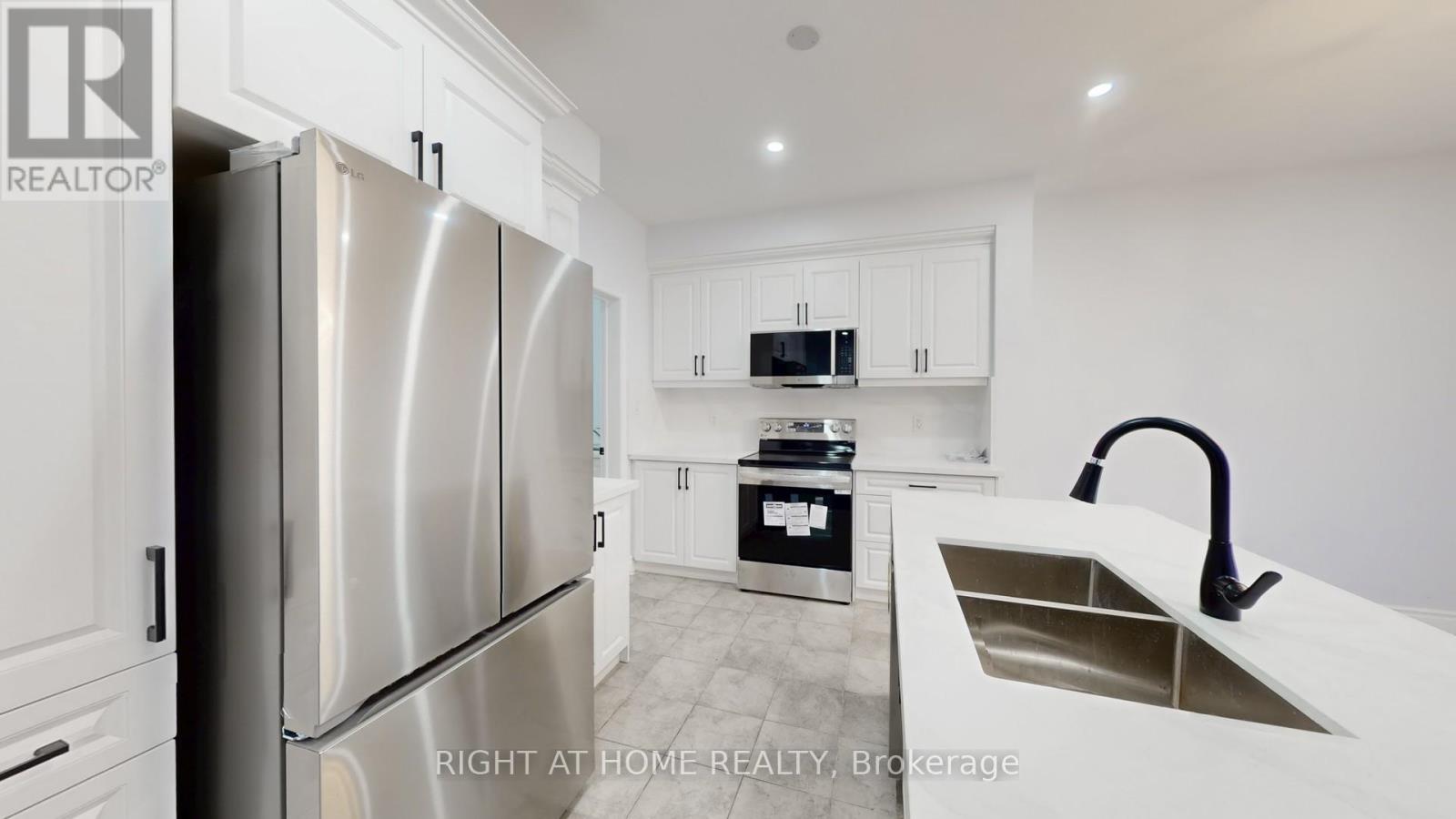 45 Denali Crescent, Brampton, Ontario  L6P 3X1 - Photo 12 - W12645250