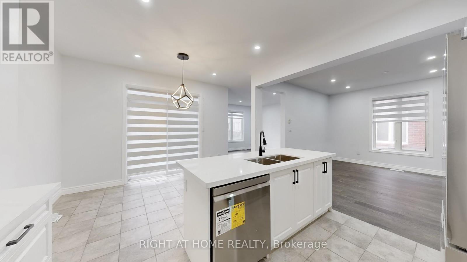 45 Denali Crescent, Brampton, Ontario  L6P 3X1 - Photo 14 - W12645250