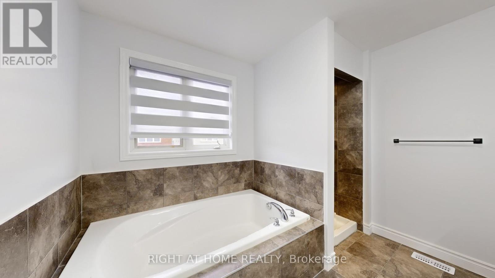 45 Denali Crescent, Brampton, Ontario  L6P 3X1 - Photo 30 - W12645250