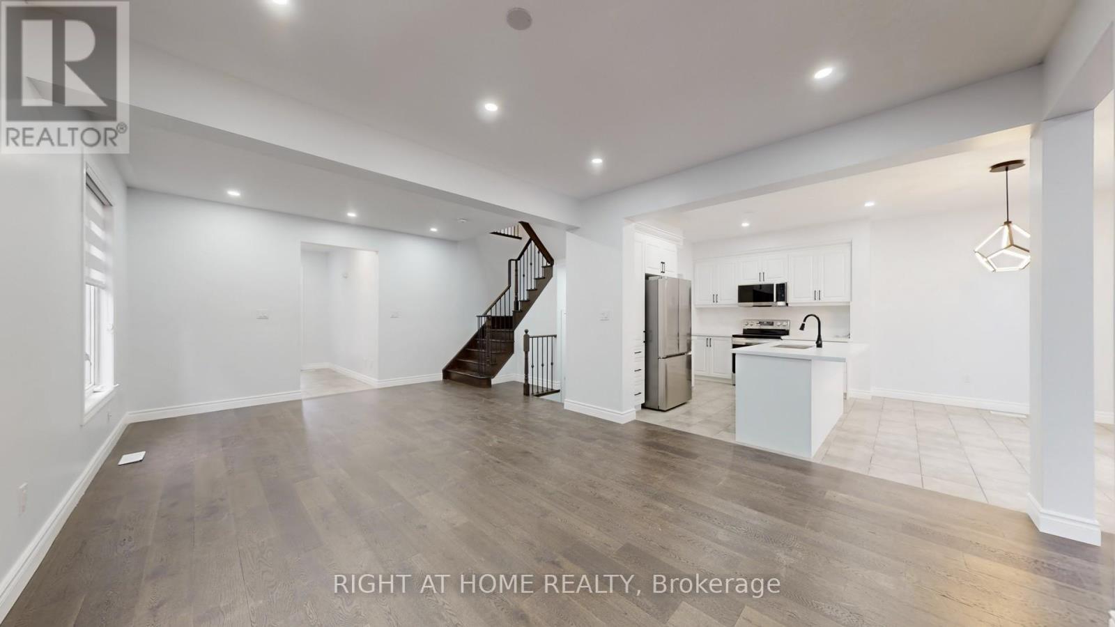 45 Denali Crescent, Brampton, Ontario  L6P 3X1 - Photo 5 - W12645250