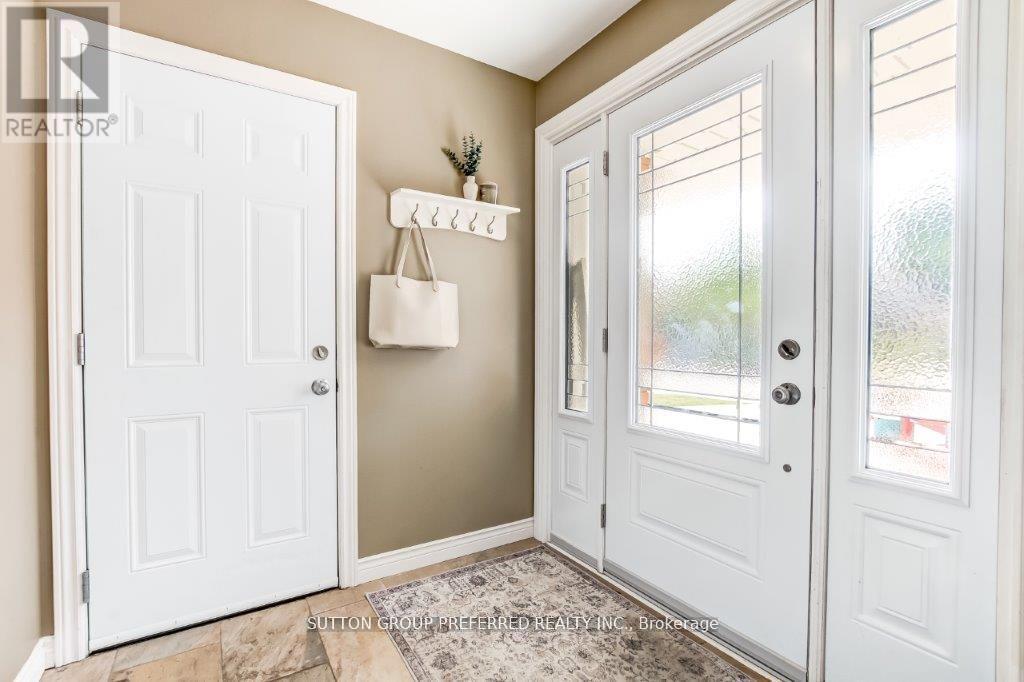 14 Cowan Avenue, London South, Ontario  N6C 4E6 - Photo 11 - X12645268