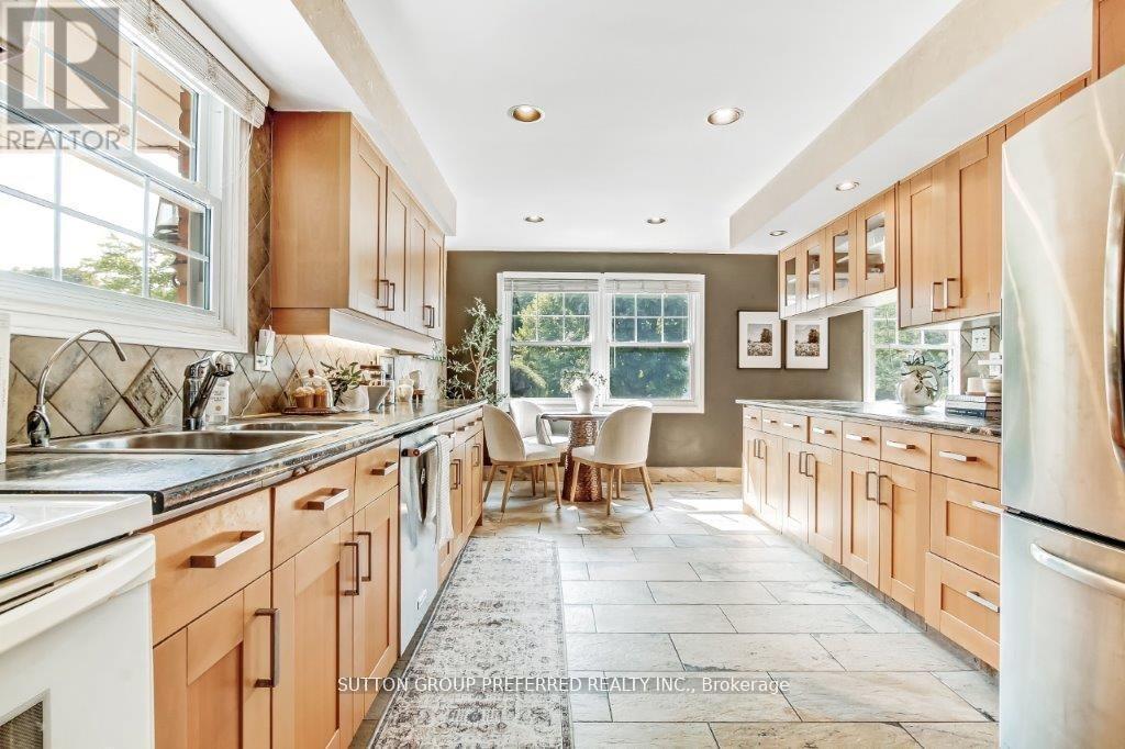 14 Cowan Avenue, London South, Ontario  N6C 4E6 - Photo 13 - X12645268