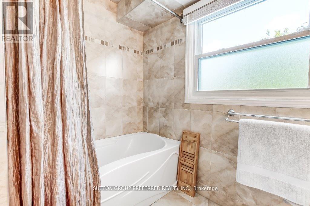 14 Cowan Avenue, London South, Ontario  N6C 4E6 - Photo 21 - X12645268