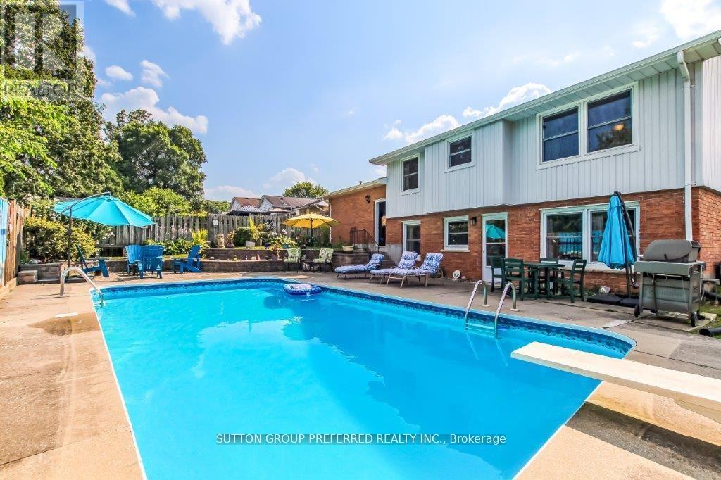 14 Cowan Avenue, London South, Ontario  N6C 4E6 - Photo 8 - X12645268