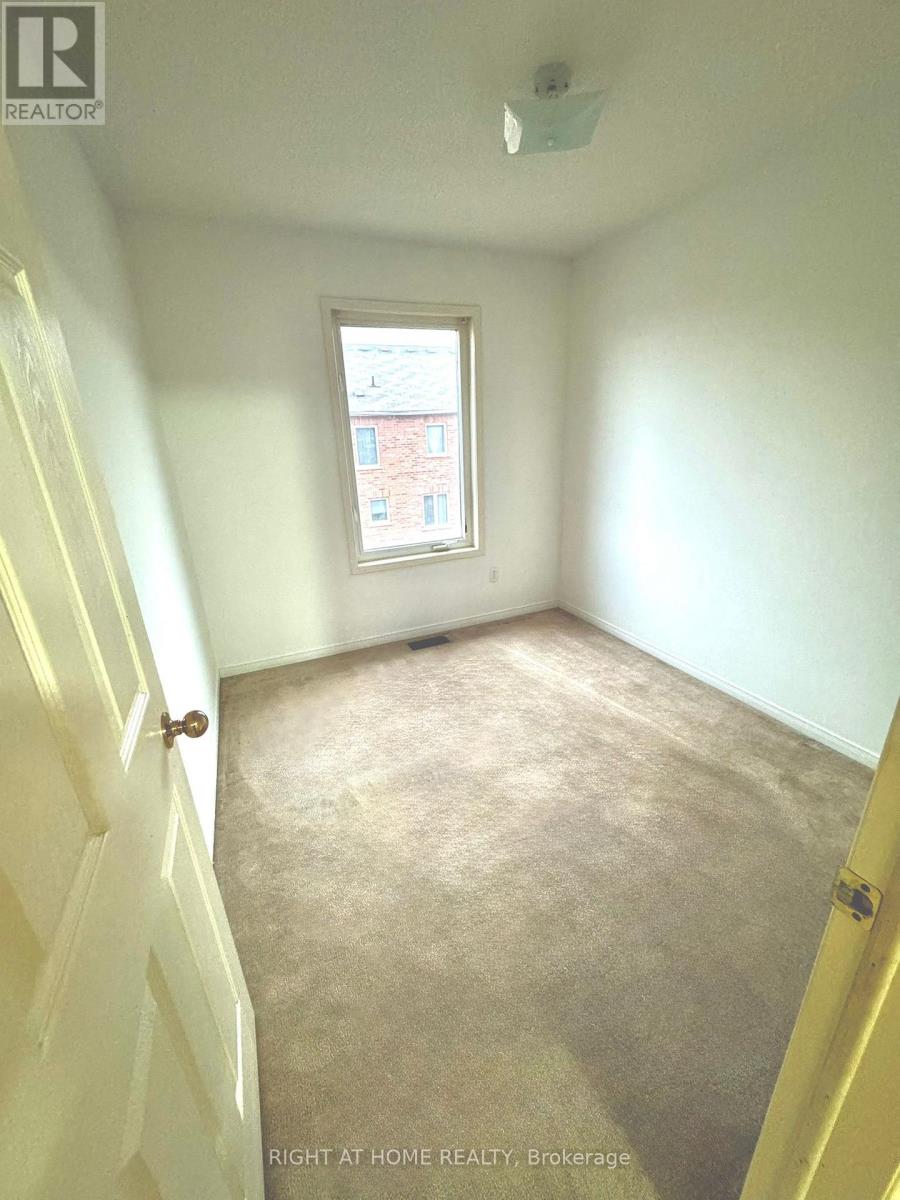 361 Aspendale Crescent, Mississauga, Ontario  L5W 0E7 - Photo 15 - W12553244