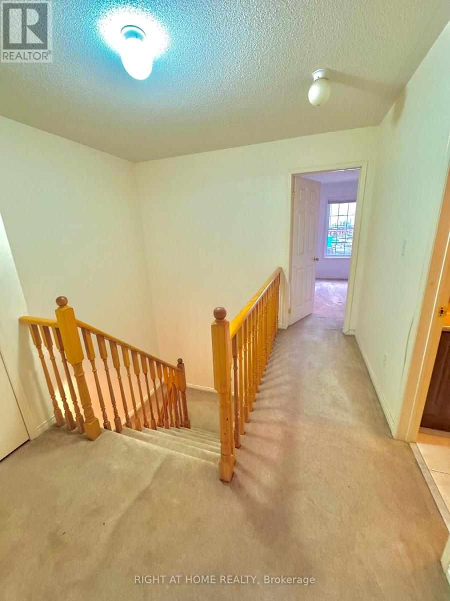 361 Aspendale Crescent, Mississauga, Ontario  L5W 0E7 - Photo 16 - W12553244