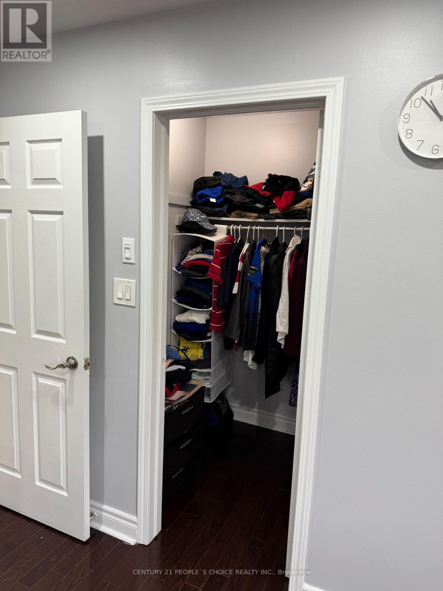 8 Bayridge Drive S, Brampton, Ontario  L6P 2H8 - Photo 22 - W12645276