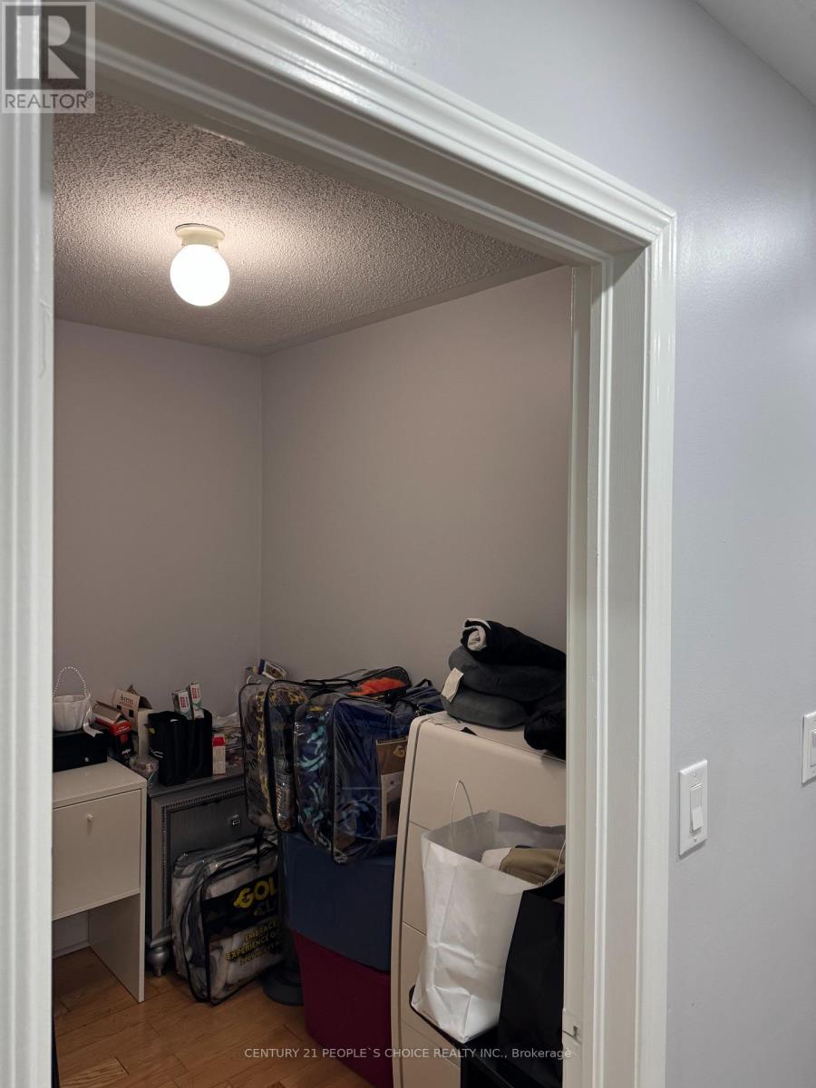 8 Bayridge Drive S, Brampton, Ontario  L6P 2H8 - Photo 24 - W12645276