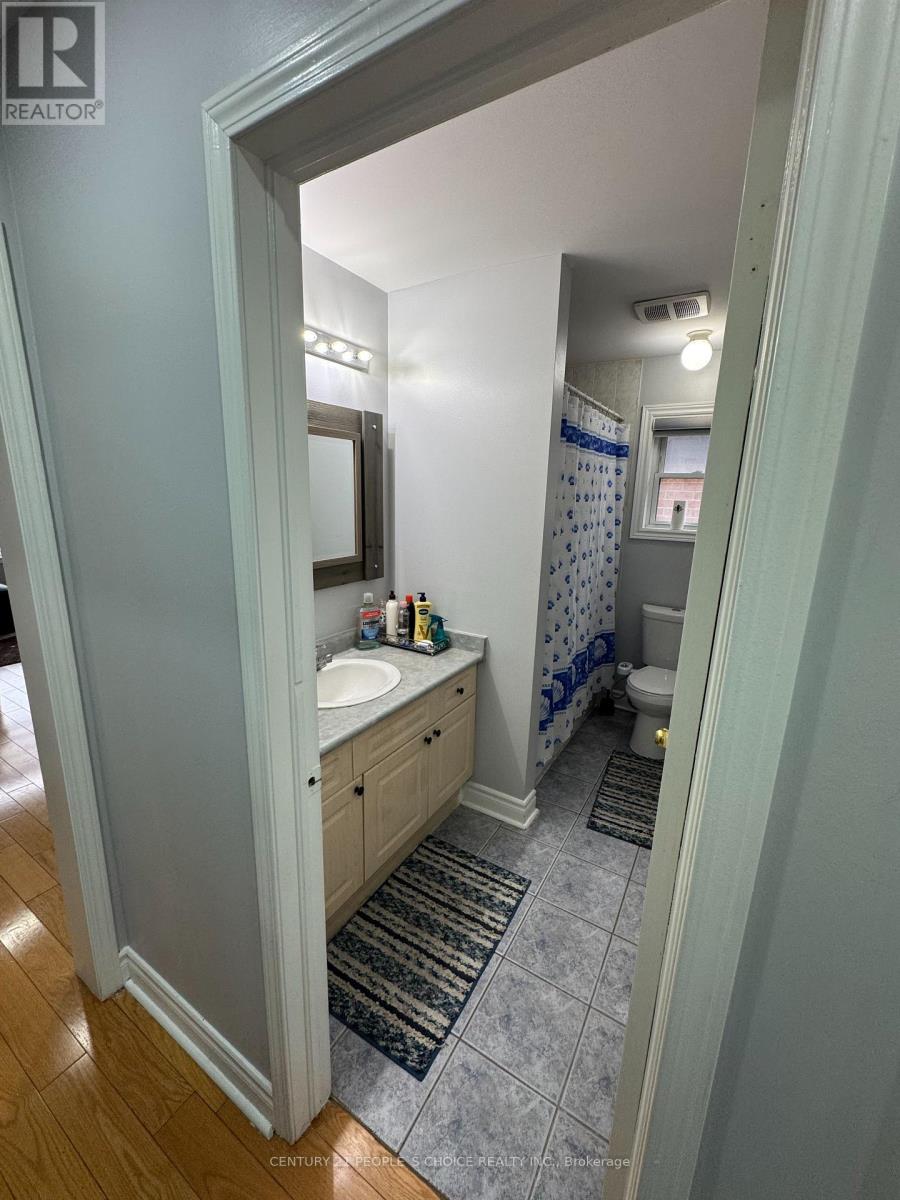 8 Bayridge Drive S, Brampton, Ontario  L6P 2H8 - Photo 27 - W12645276