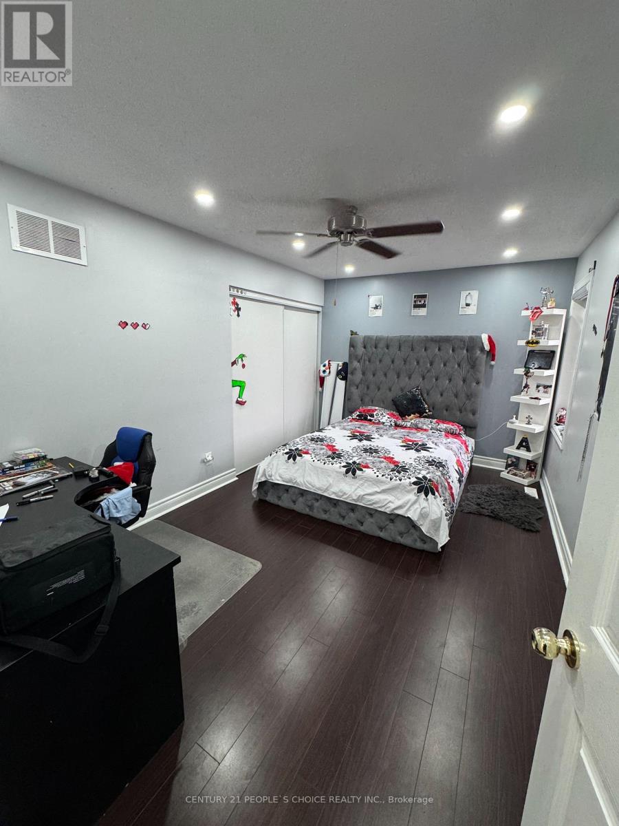 8 Bayridge Drive S, Brampton, Ontario  L6P 2H8 - Photo 29 - W12645276