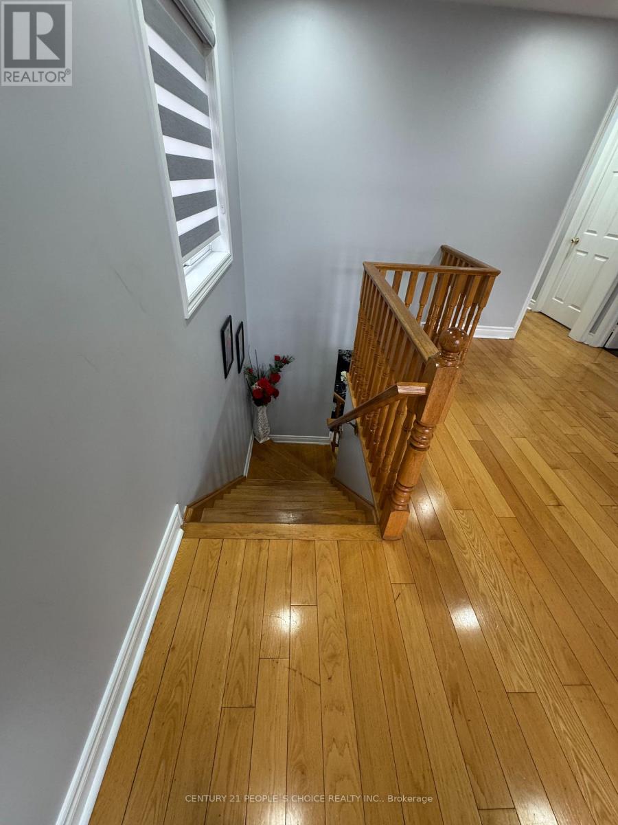 8 Bayridge Drive S, Brampton, Ontario  L6P 2H8 - Photo 31 - W12645276