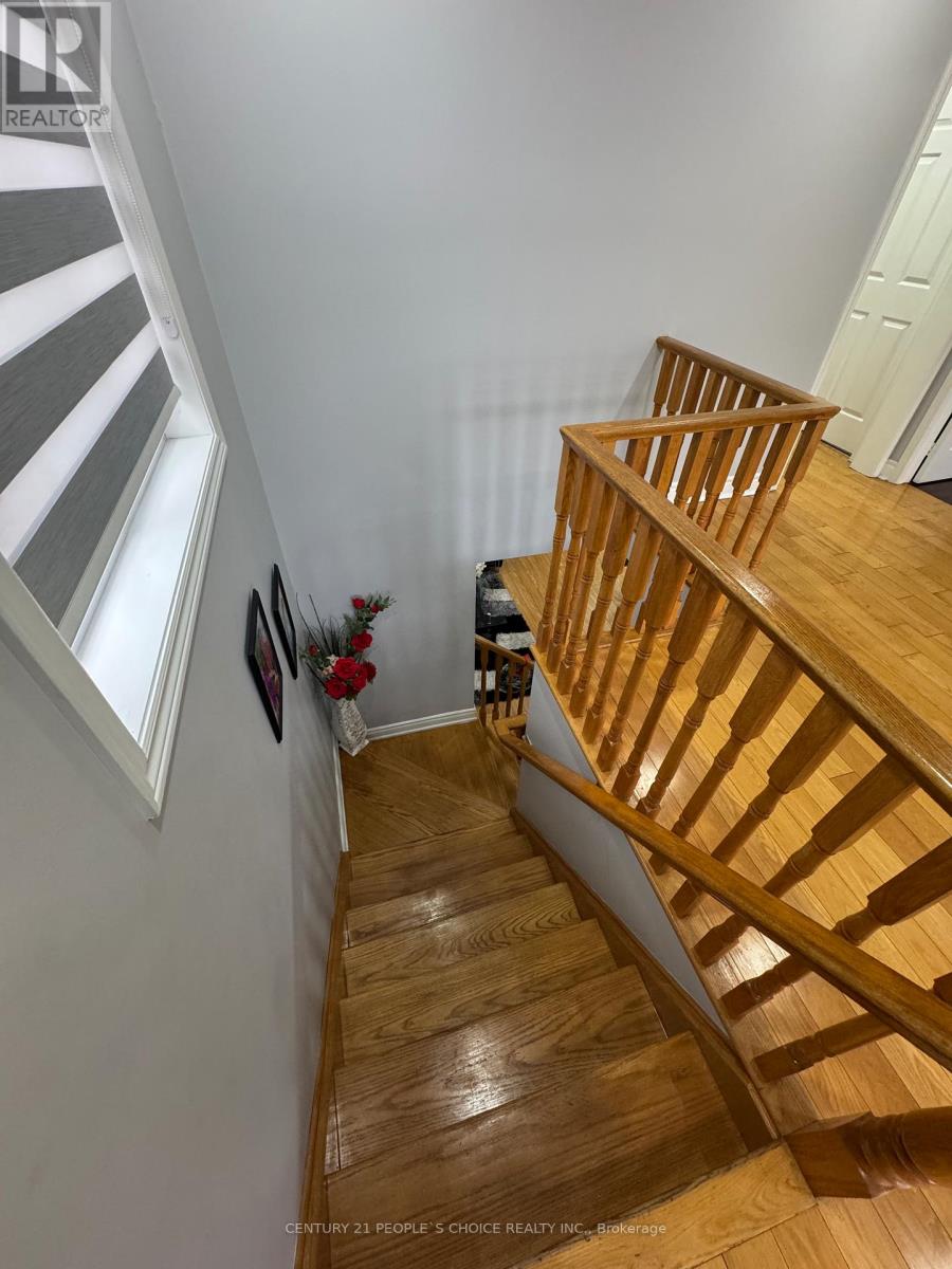 8 Bayridge Drive S, Brampton, Ontario  L6P 2H8 - Photo 32 - W12645276