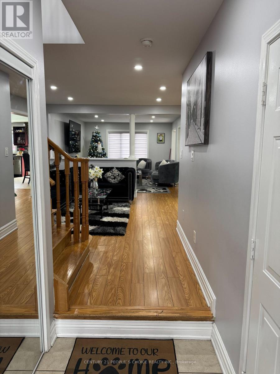 8 Bayridge Drive S, Brampton, Ontario  L6P 2H8 - Photo 34 - W12645276