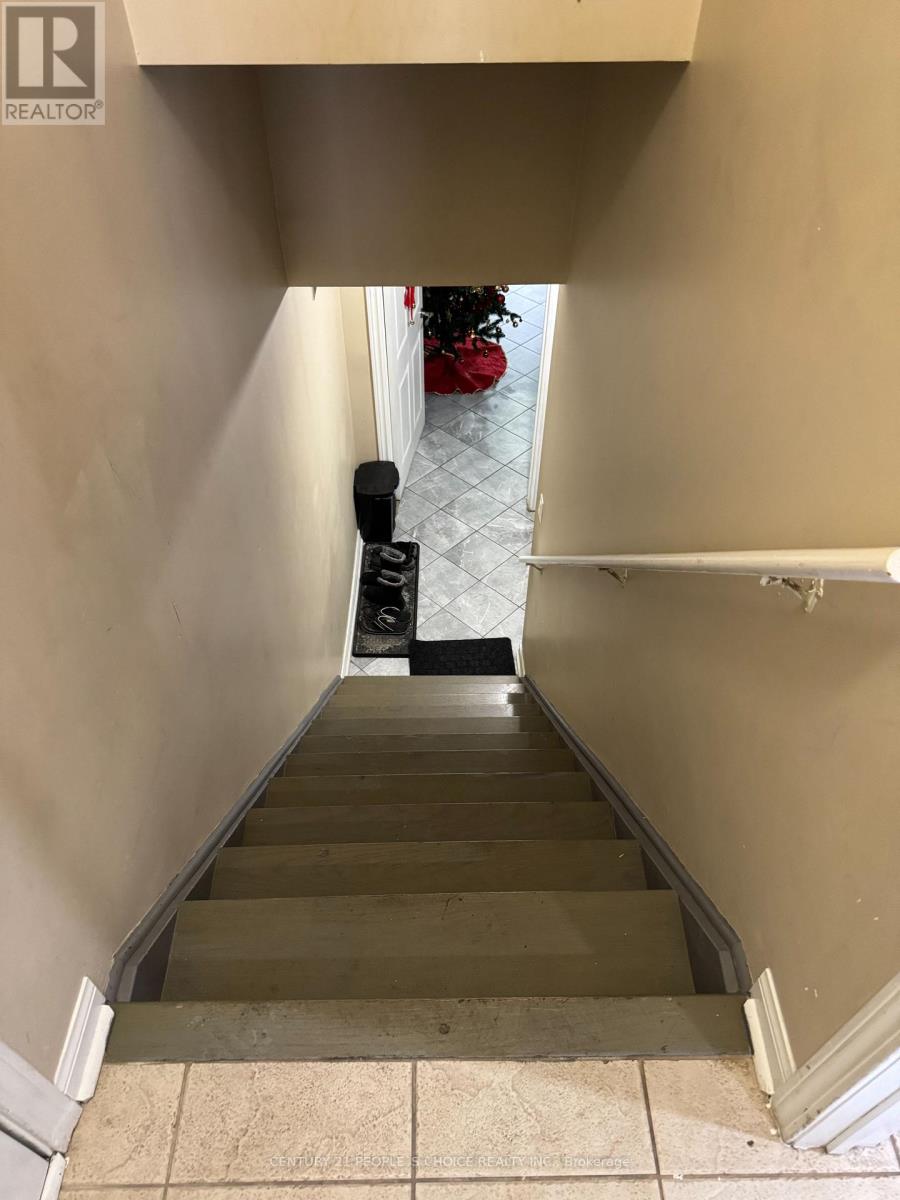 8 Bayridge Drive S, Brampton, Ontario  L6P 2H8 - Photo 36 - W12645276