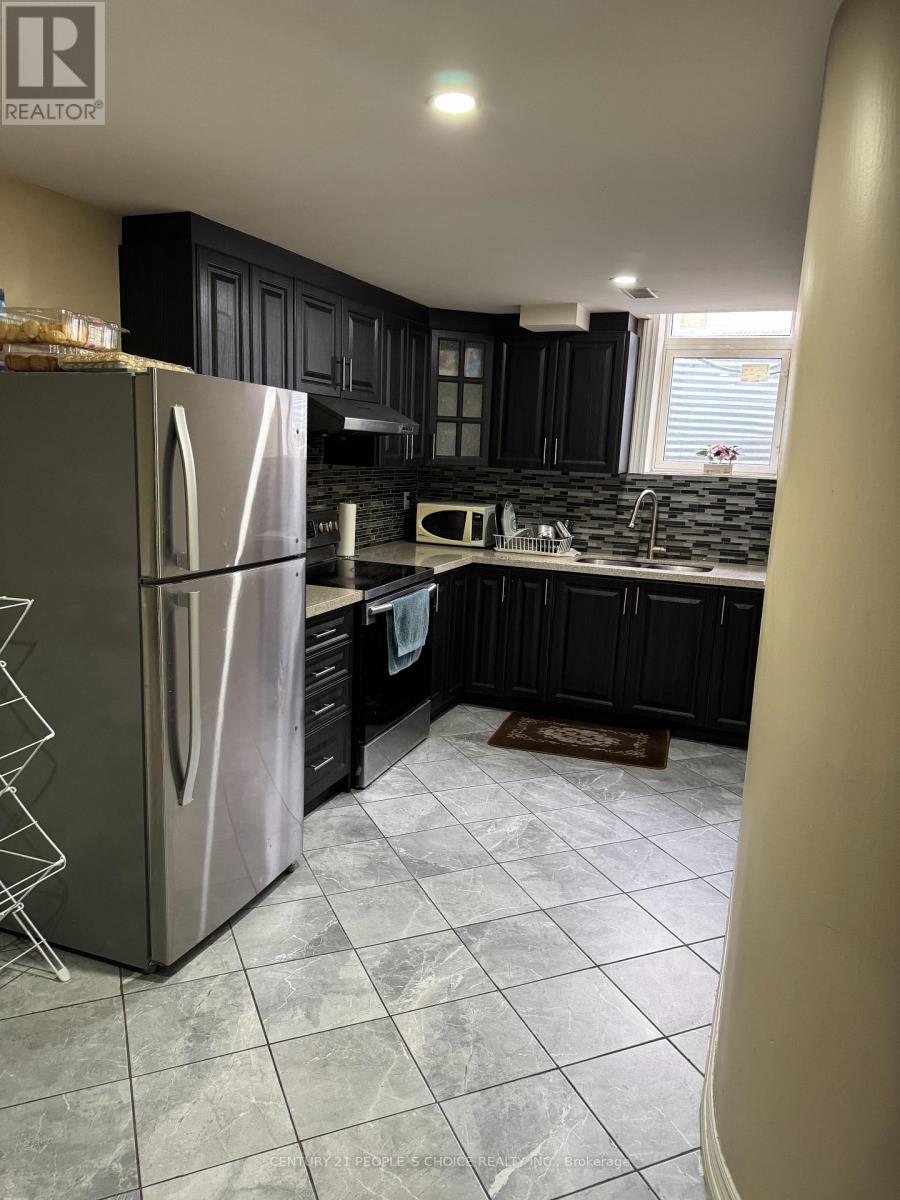 8 Bayridge Drive S, Brampton, Ontario  L6P 2H8 - Photo 39 - W12645276