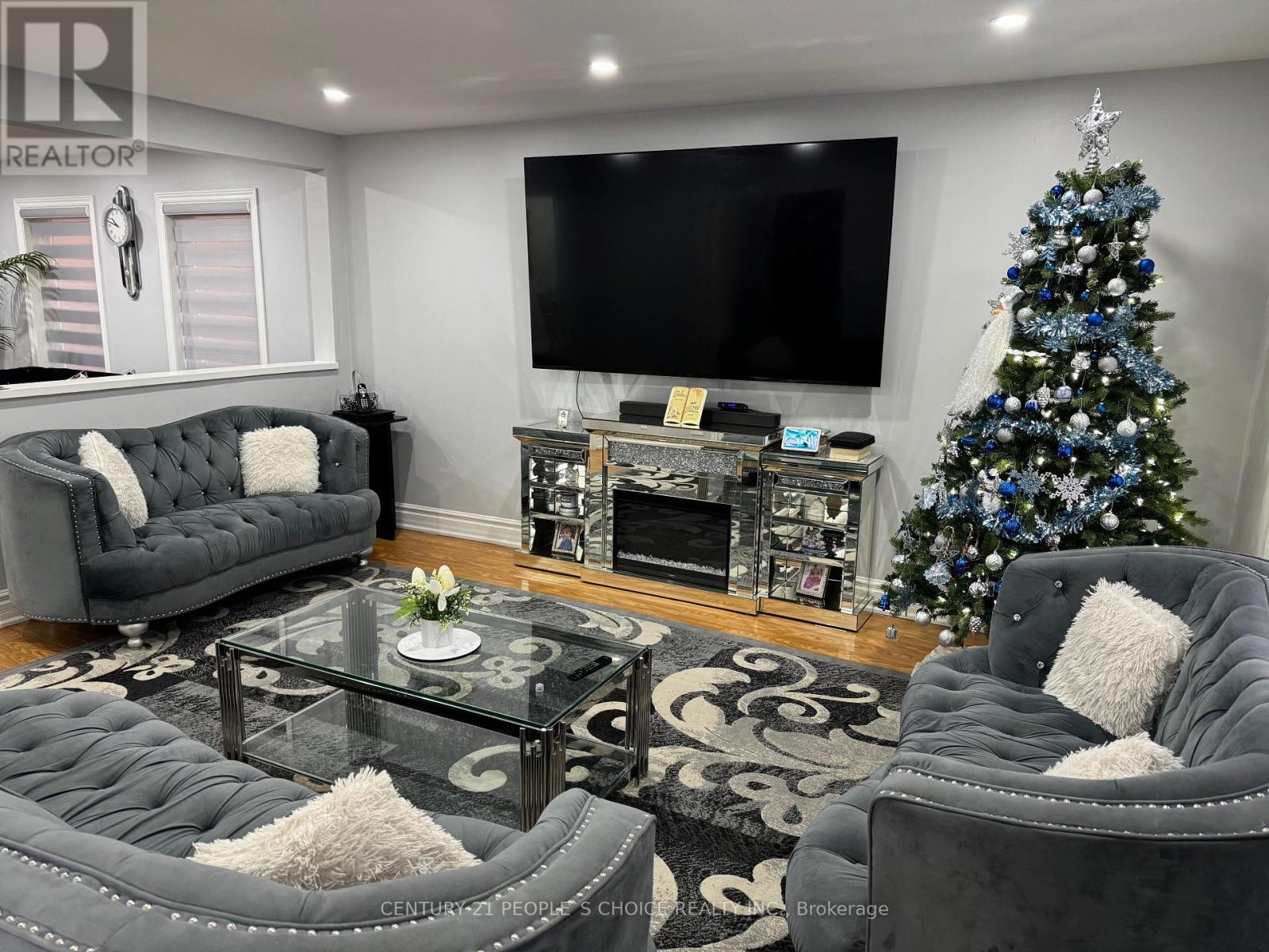 8 Bayridge Drive S, Brampton, Ontario  L6P 2H8 - Photo 4 - W12645276