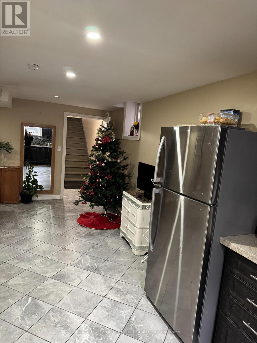 8 Bayridge Drive S, Brampton, Ontario  L6P 2H8 - Photo 40 - W12645276