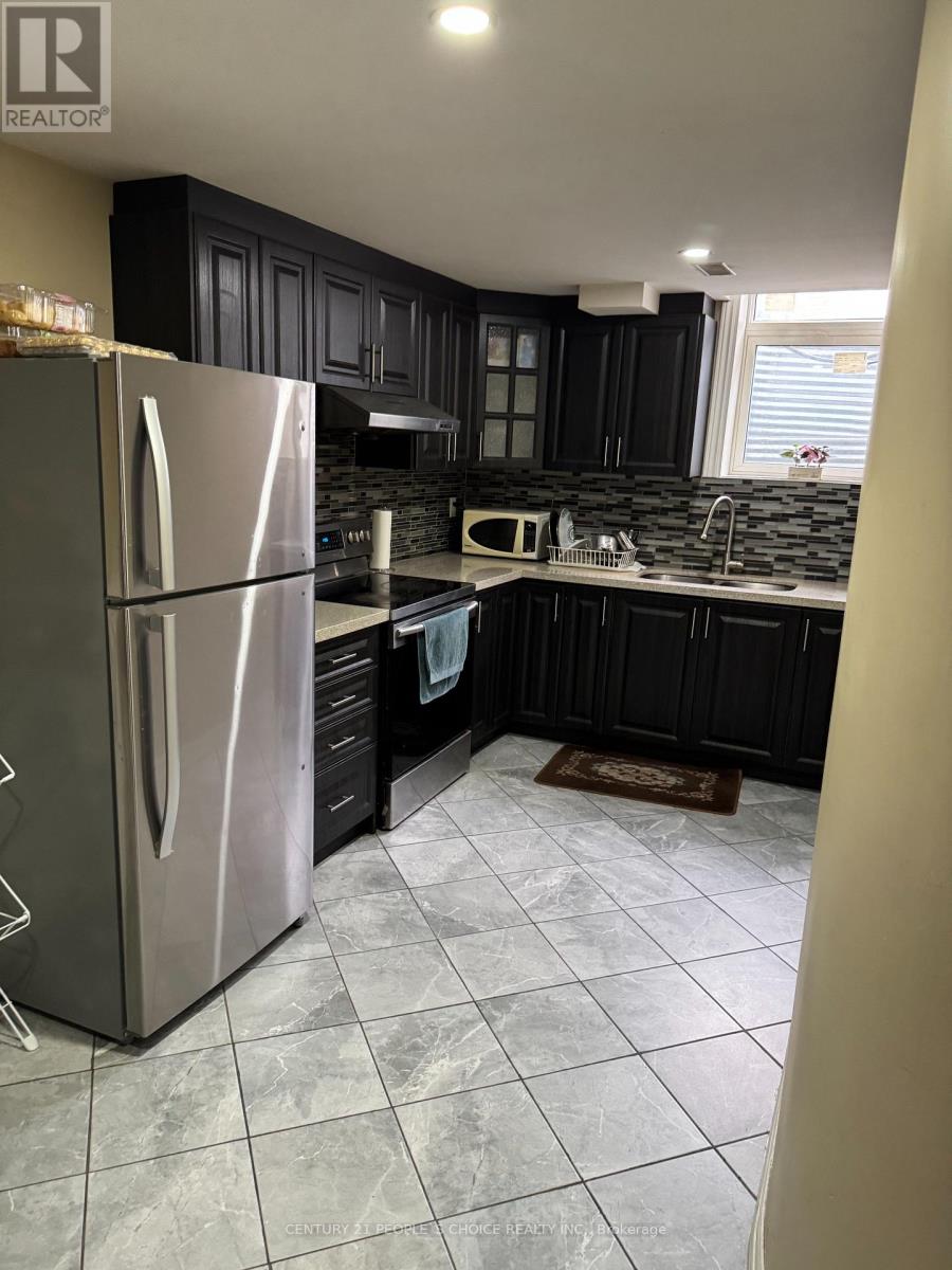 8 Bayridge Drive S, Brampton, Ontario  L6P 2H8 - Photo 41 - W12645276