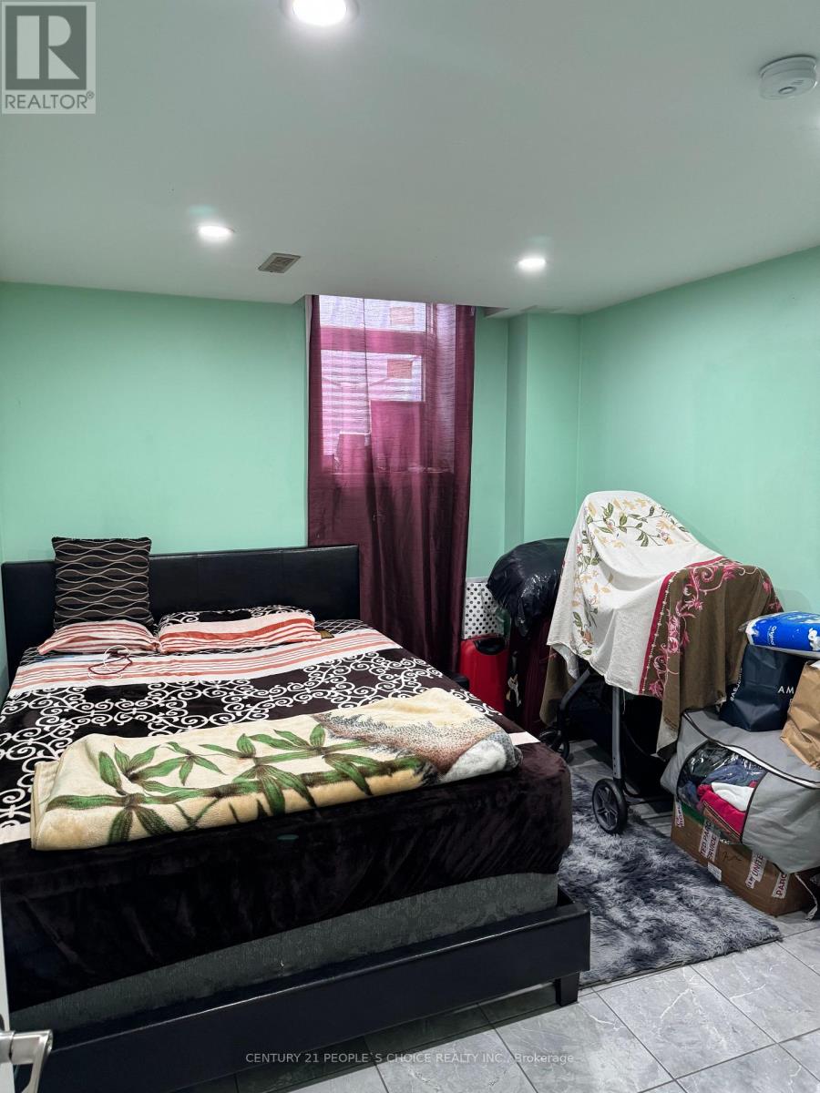 8 Bayridge Drive S, Brampton, Ontario  L6P 2H8 - Photo 42 - W12645276