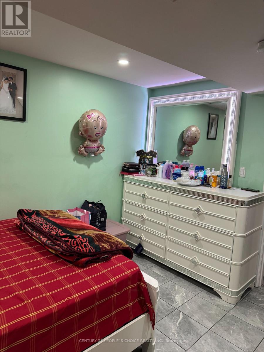 8 Bayridge Drive S, Brampton, Ontario  L6P 2H8 - Photo 44 - W12645276