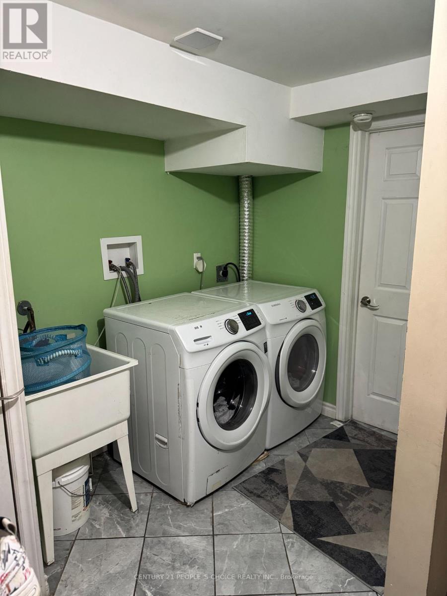 8 Bayridge Drive S, Brampton, Ontario  L6P 2H8 - Photo 47 - W12645276