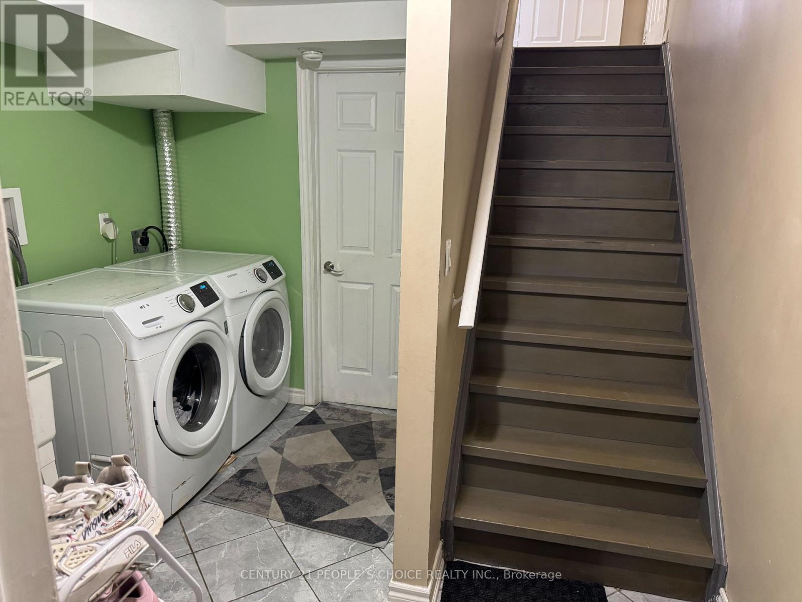 8 Bayridge Drive S, Brampton, Ontario  L6P 2H8 - Photo 48 - W12645276