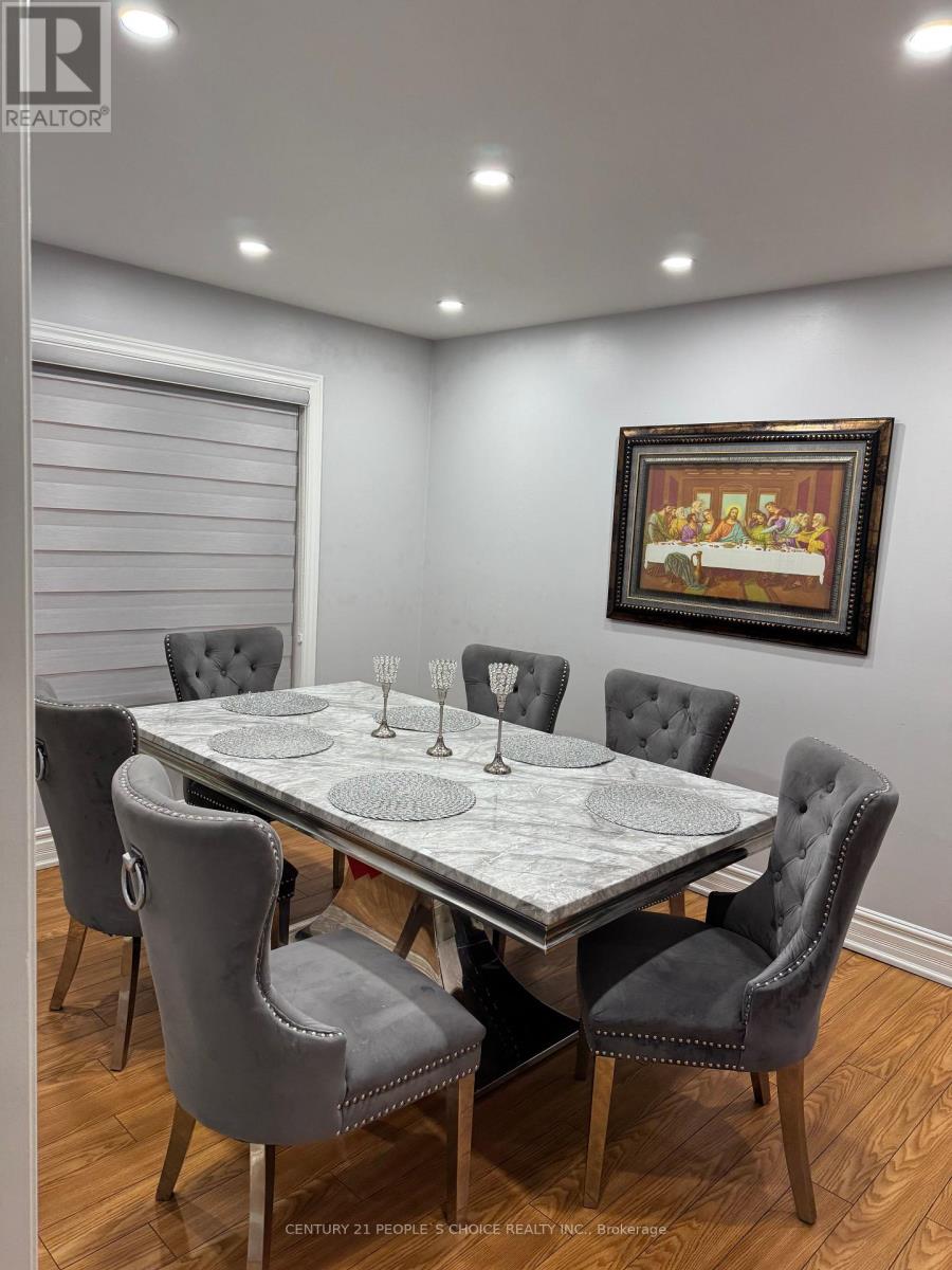 8 Bayridge Drive S, Brampton, Ontario  L6P 2H8 - Photo 8 - W12645276