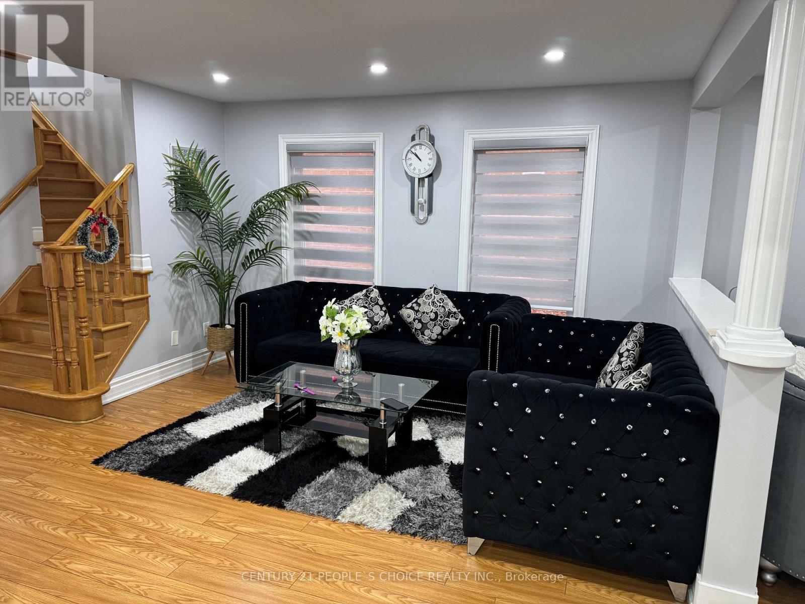 8 Bayridge Drive S, Brampton, Ontario  L6P 2H8 - Photo 9 - W12645276