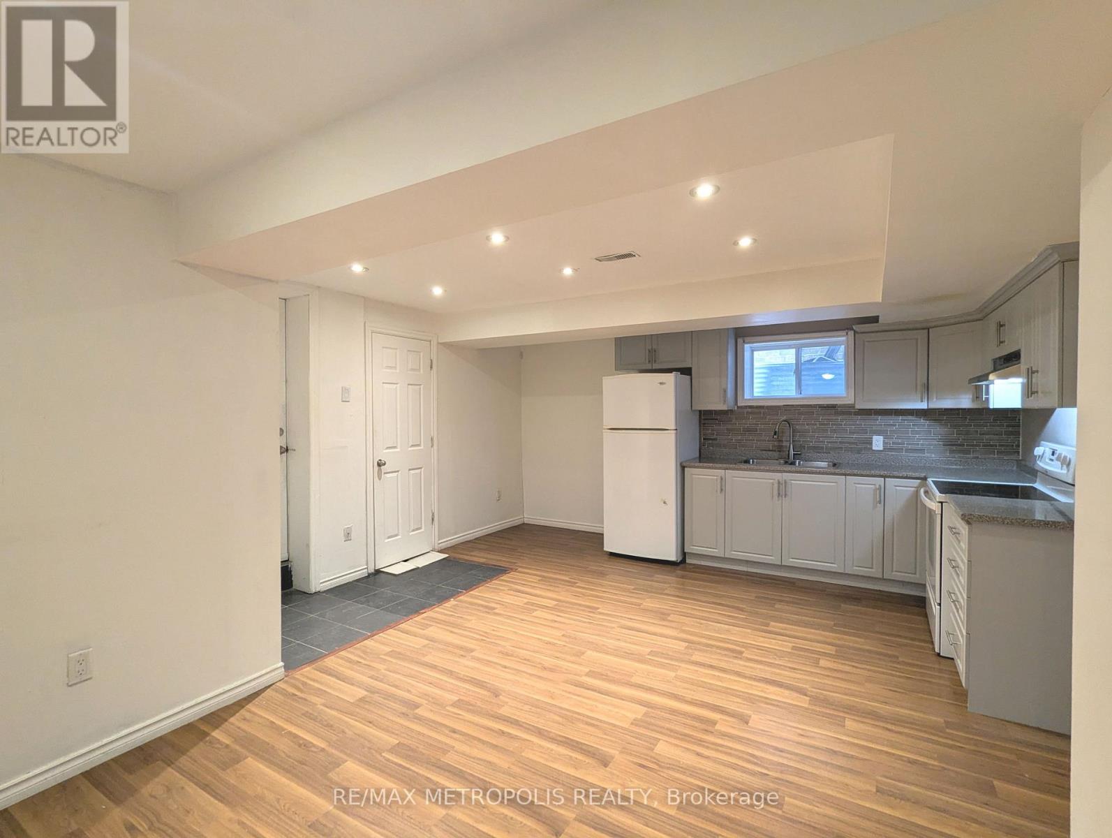 Bsmt - 40 Harper-Hill Drive, Ajax, Ontario  L1Z 0P6 - Photo 4 - E12492168