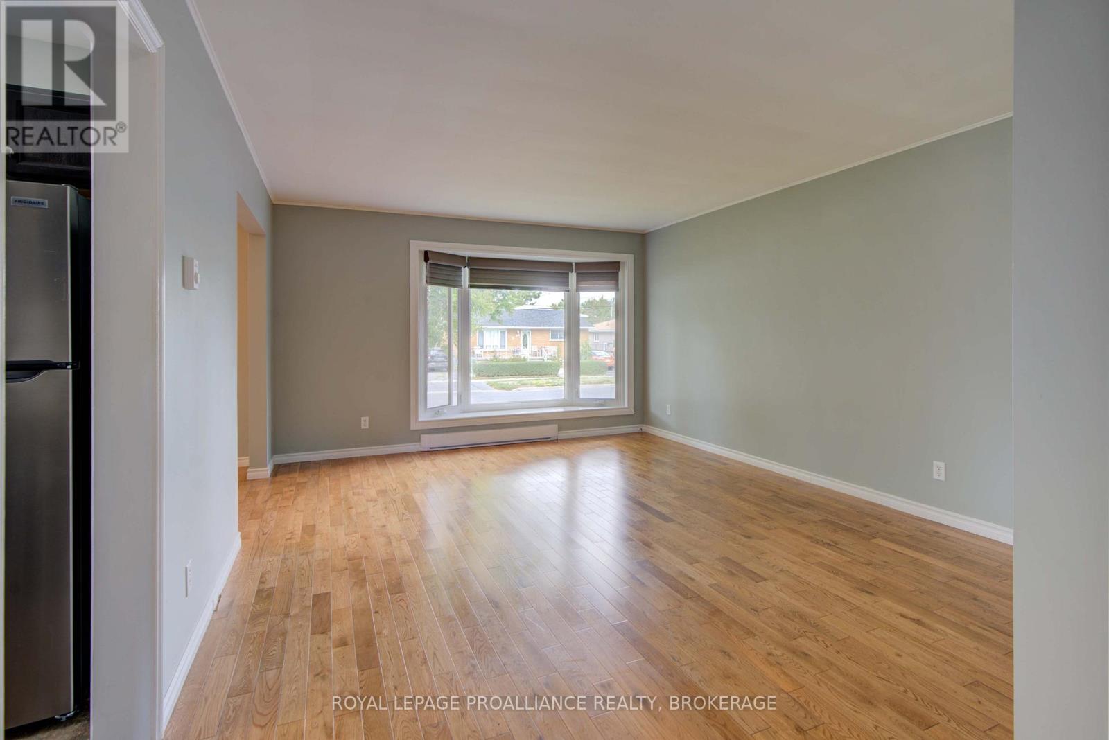 114 Drennan Street, Kingston, Ontario  K7K 2S5 - Photo 6 - X12486237