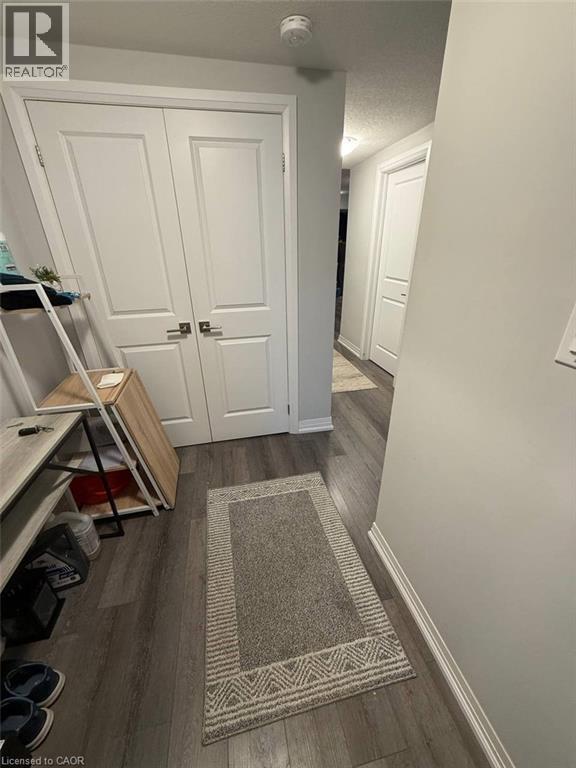 6705 Cropp Street, Niagara Falls, Ontario  L2E 0C1 - Photo 3 - 40794725