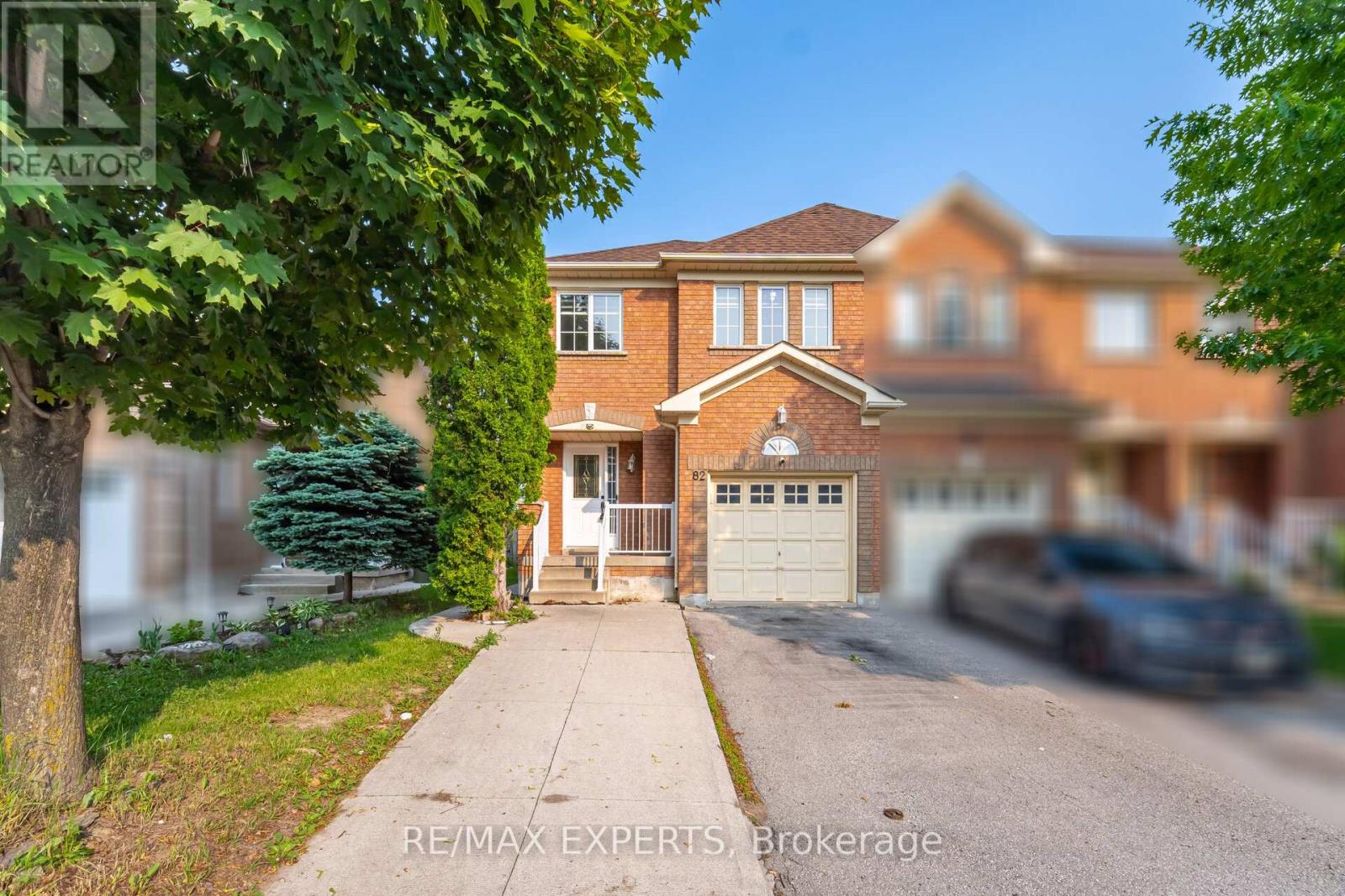 82 Twin Pines Crescent, Brampton, Ontario  L7A 1M8 - Photo 2 - W12645290