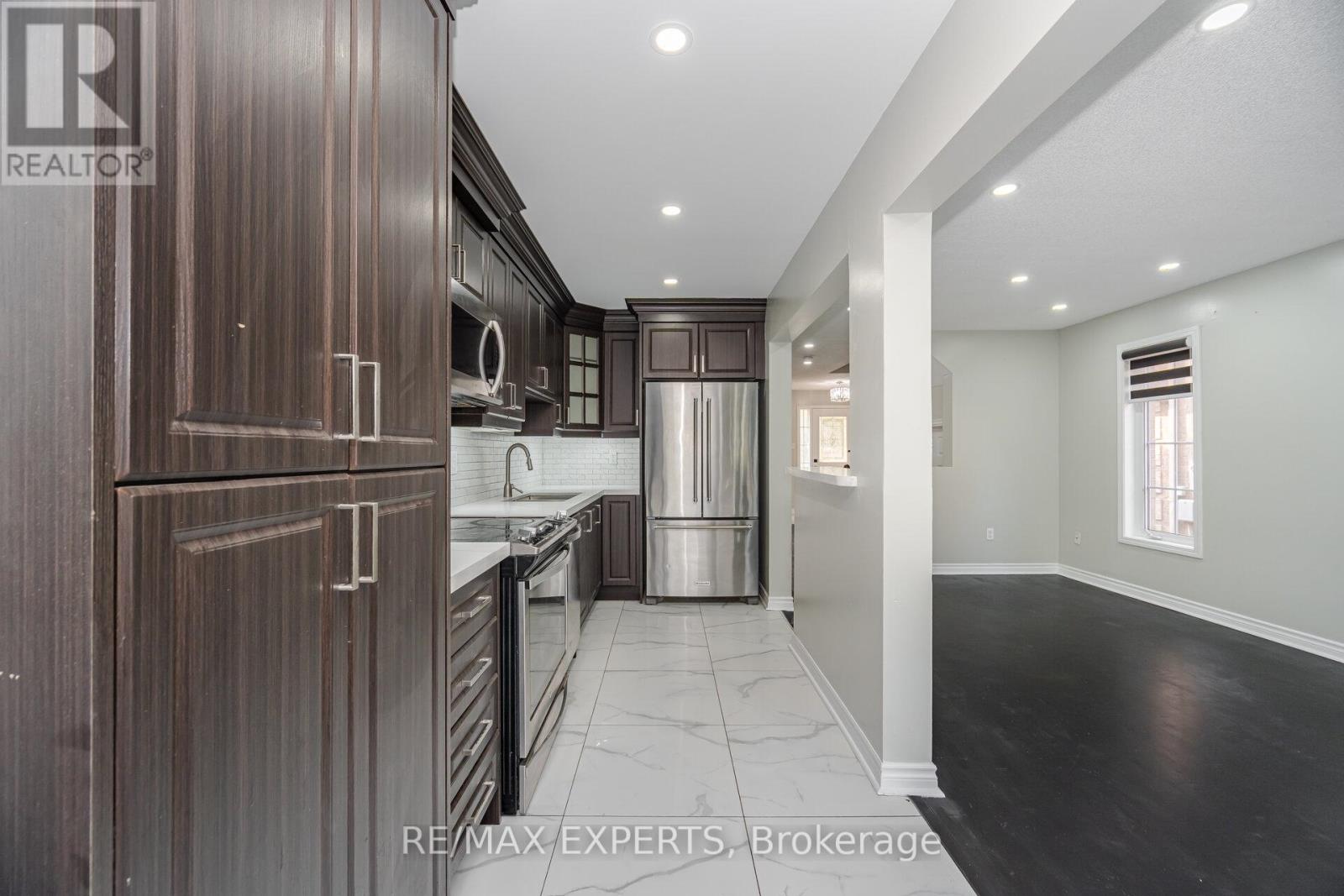 82 Twin Pines Crescent, Brampton, Ontario  L7A 1M8 - Photo 8 - W12645290