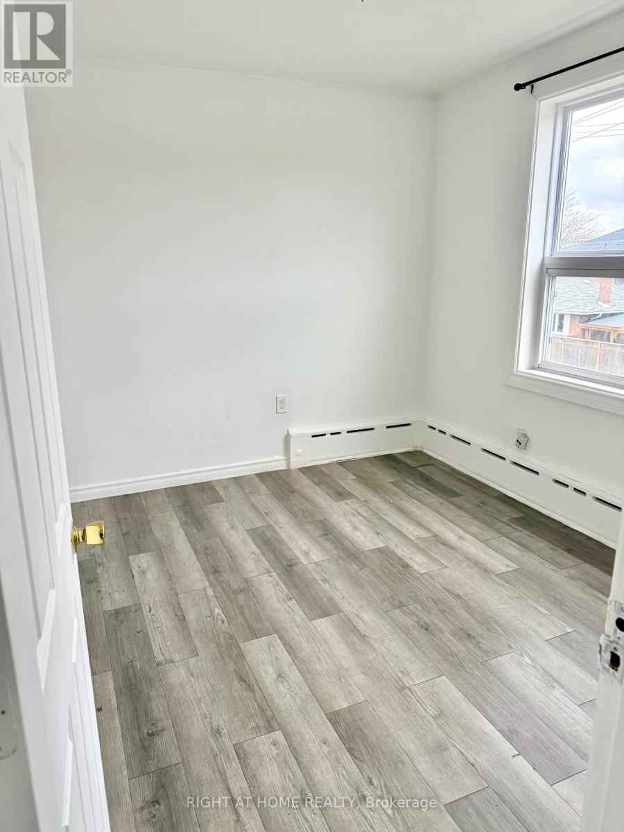 3 - 1758 Victoria Park Avenue, Toronto, Ontario  M1R 1R4 - Photo 3 - C12644260