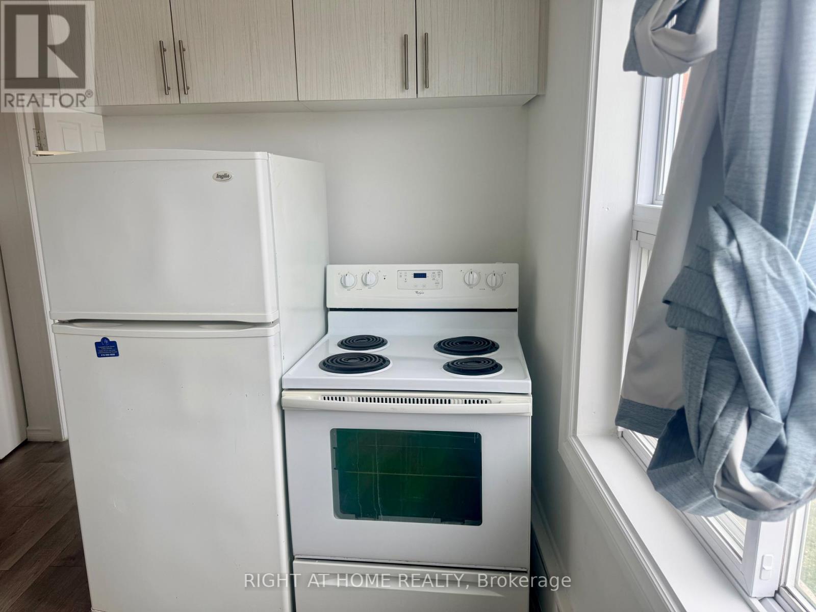 3 - 1758 Victoria Park Avenue, Toronto, Ontario  M1R 1R4 - Photo 4 - C12644260