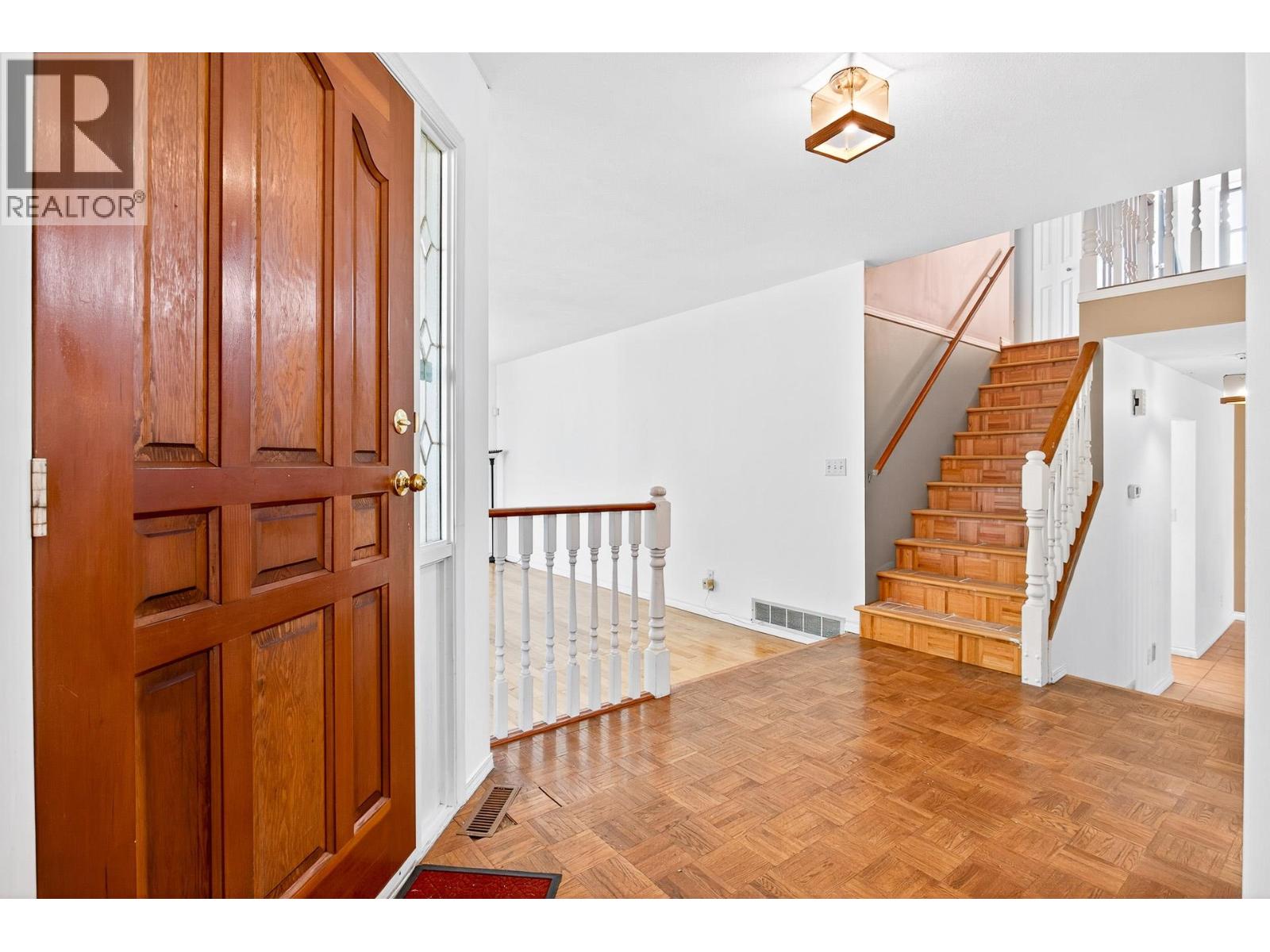 2242 Rampart Place, Port Coquitlam, British Columbia  V3C 5C5 - Photo 6 - R3032234