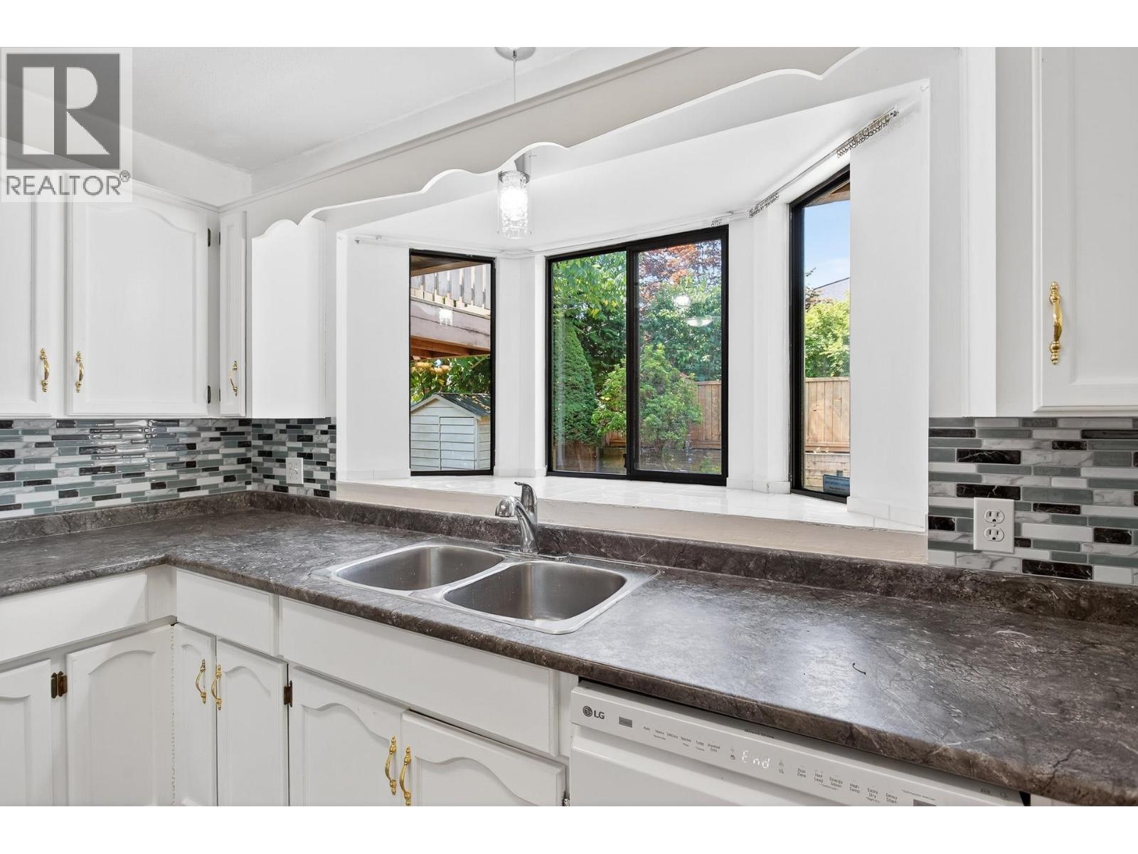 2242 Rampart Place, Port Coquitlam, British Columbia  V3C 5C5 - Photo 14 - R3032234