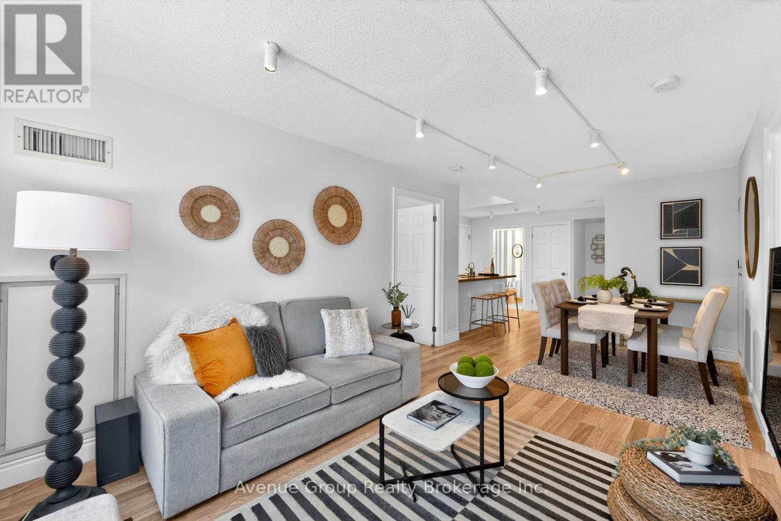 726 - 25 Greenview Avenue, Toronto, Ontario  M2M 0A5 - Photo 2 - C12645304