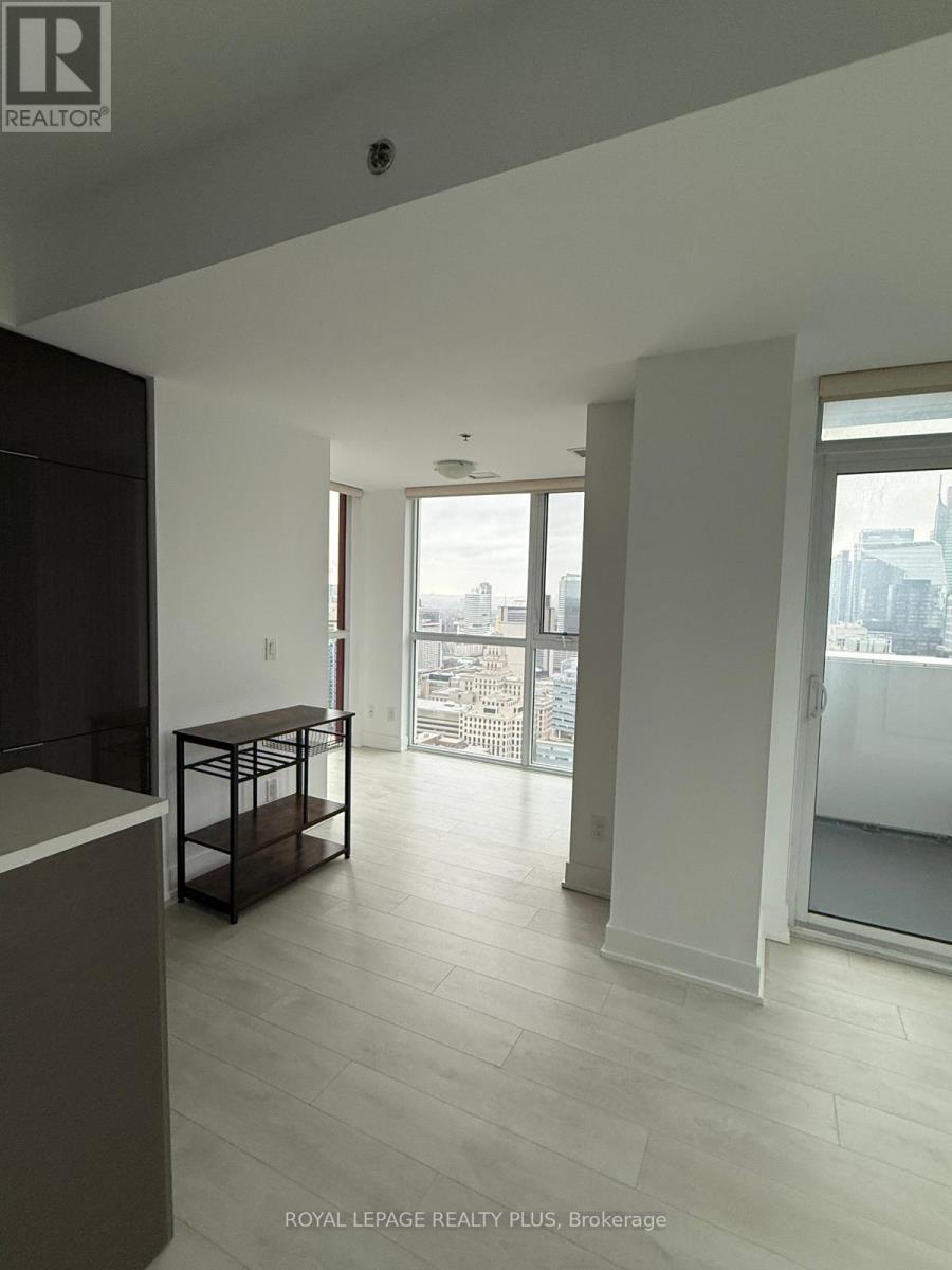 3904 - 318 Richmond Street, Toronto (Waterfront Communities), Ontario  M5V 0B4 - Photo 5 - C12645324