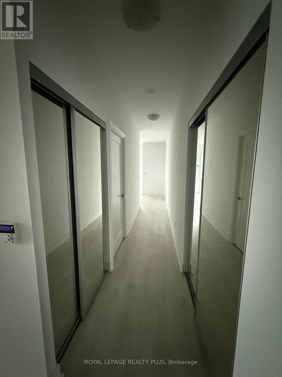 3904 - 318 Richmond Street, Toronto (Waterfront Communities), Ontario  M5V 0B4 - Photo 6 - C12645324