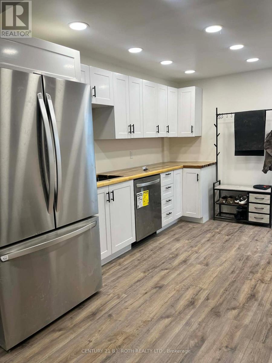 B - 20 Meadowland Avenue, Barrie, Ontario  L4N 2Y4 - Photo 5 - S12645326