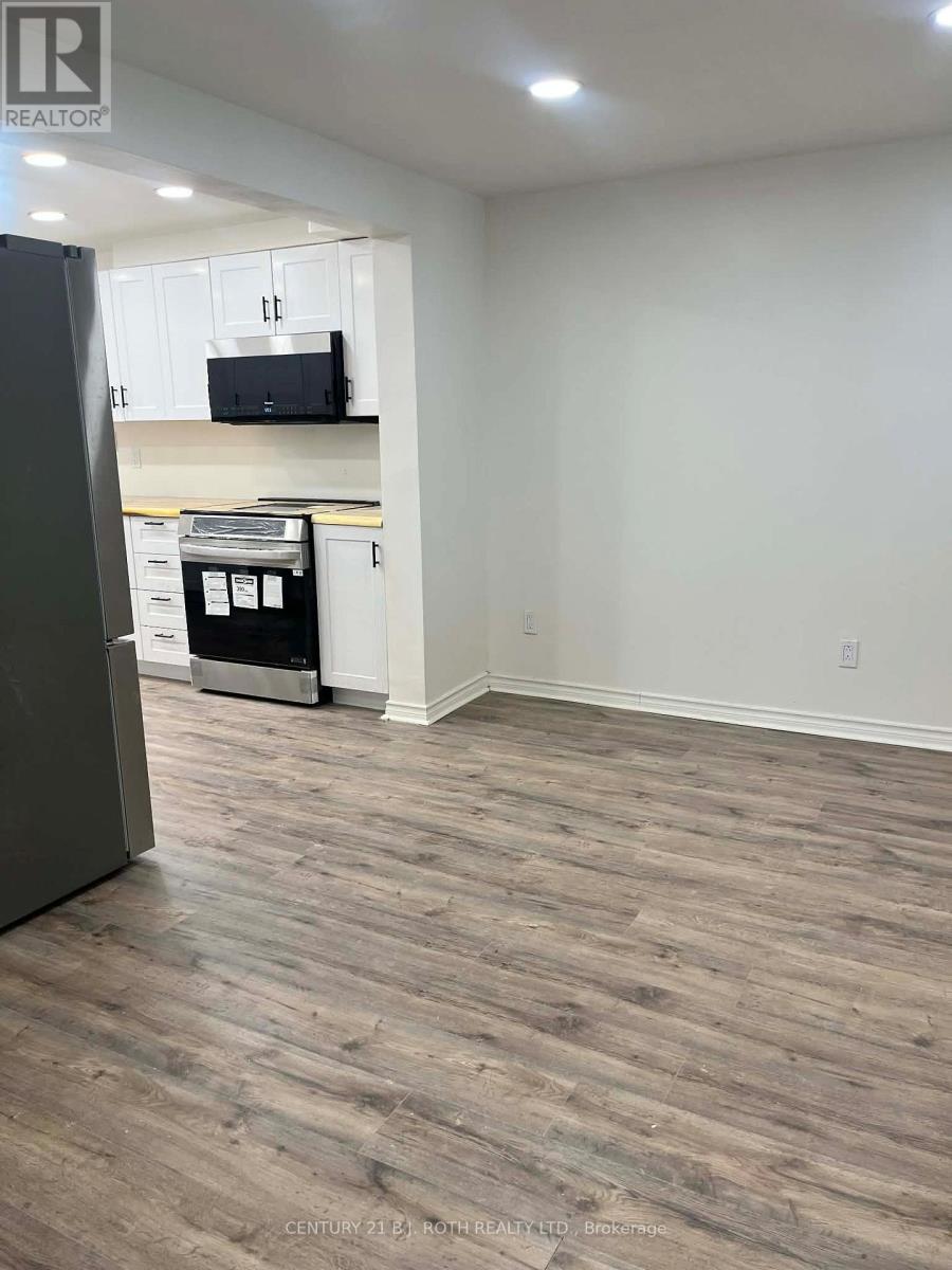 B - 20 Meadowland Avenue, Barrie, Ontario  L4N 2Y4 - Photo 7 - S12645326